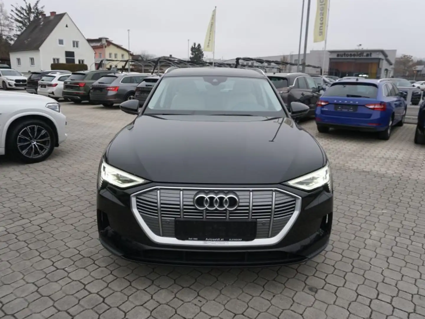 Audi e-tron 55 quattro Business *LEDER+MATRIX* Schwarz - 2