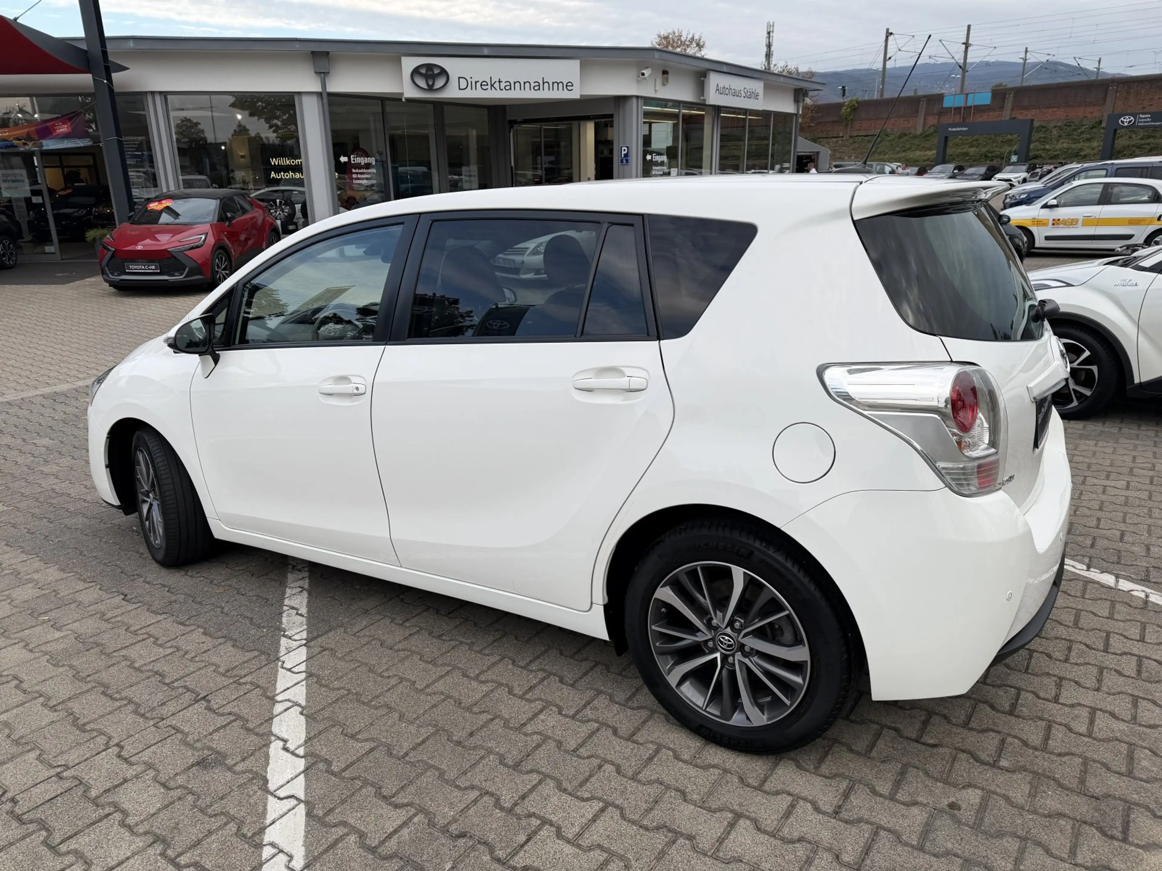 Toyota Verso Executive 7-Sitzer — photo 7