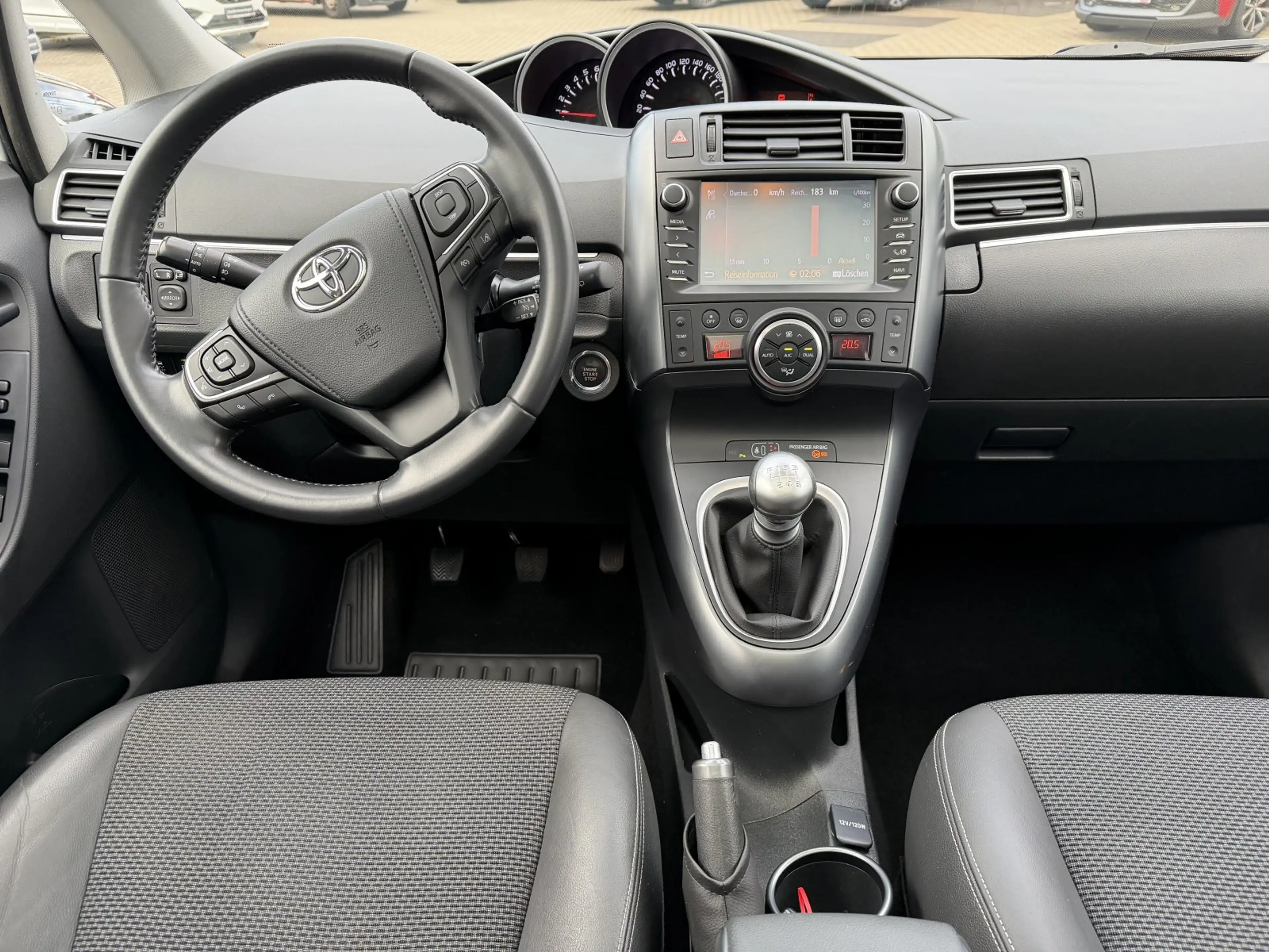 Toyota Verso Executive 7-Sitzer — photo 9