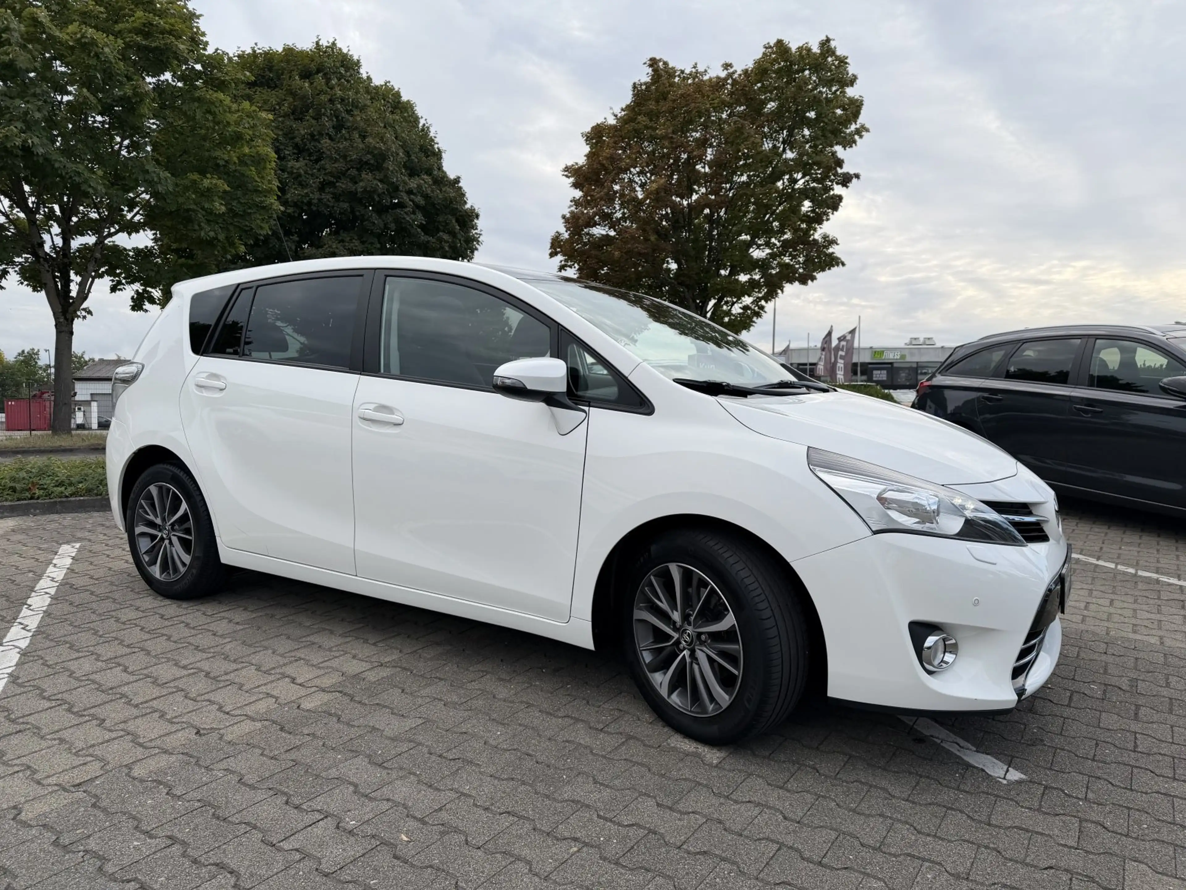 Toyota Verso Executive 7-Sitzer — photo 2
