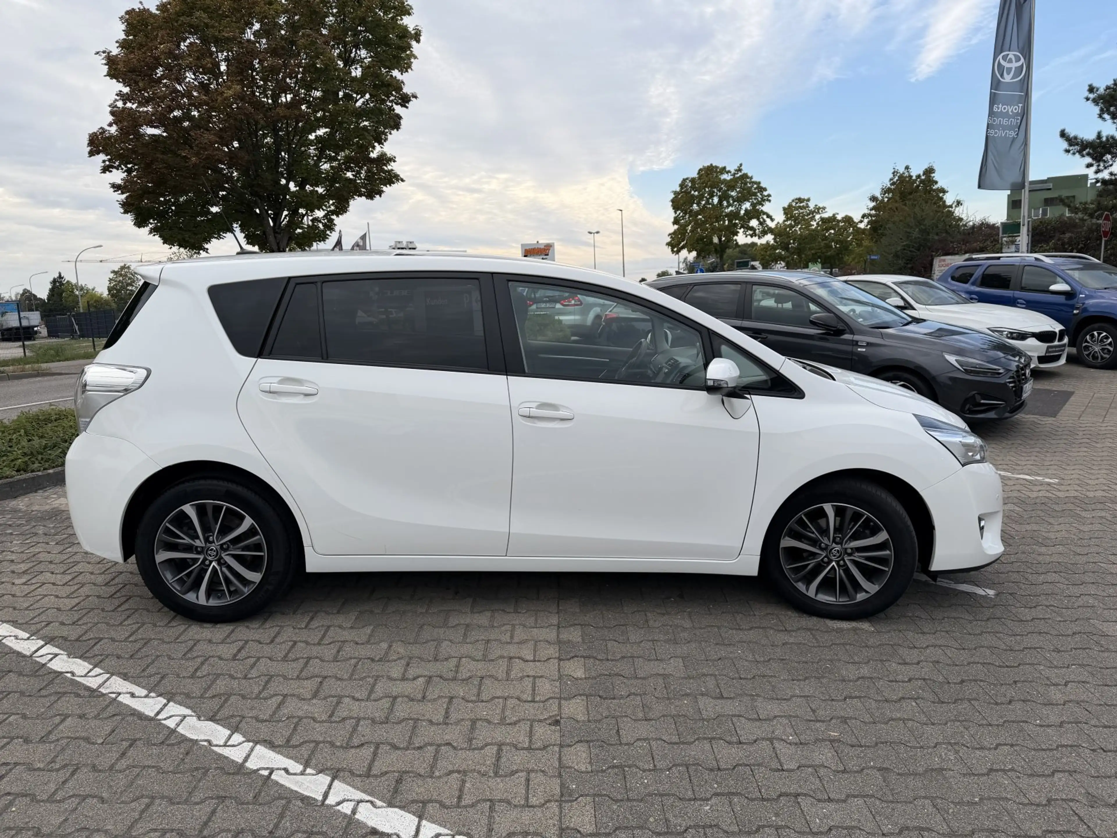 Toyota Verso Executive 7-Sitzer — photo 4