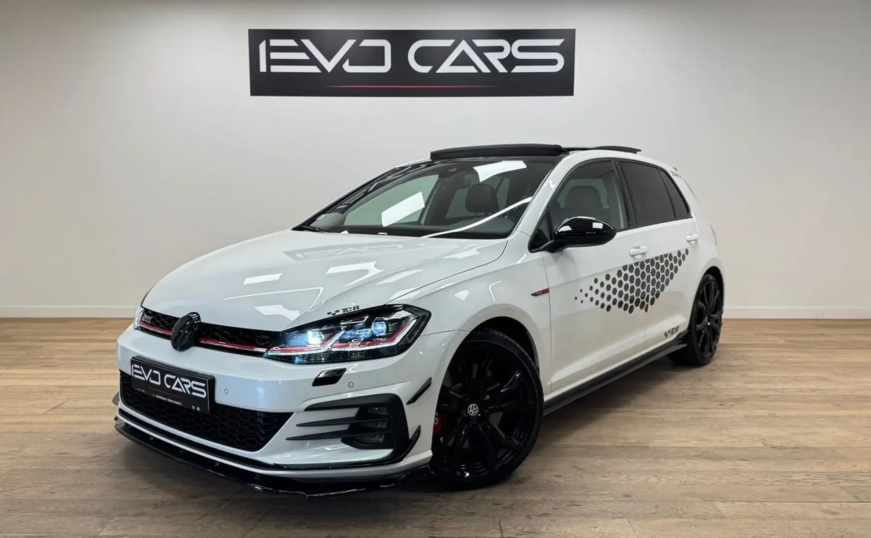 Volkswagen Golf 7 GTI Performance 2.0 TSI 245 ch / Dynaudio / ACC / DCC / Toit ouvrant / Blanc Oryx Weiß - 1