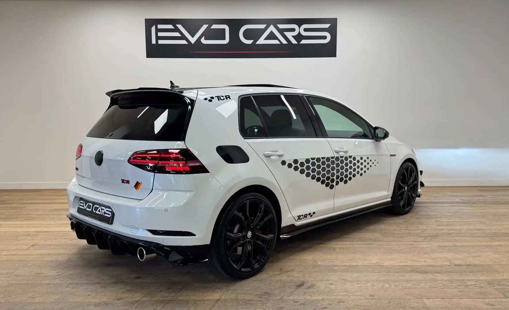 Volkswagen Golf 7 GTI Performance 2.0 TSI 245 ch / Dynaudio / ACC / DCC / Toit ouvrant / Blanc Oryx Weiß - 2