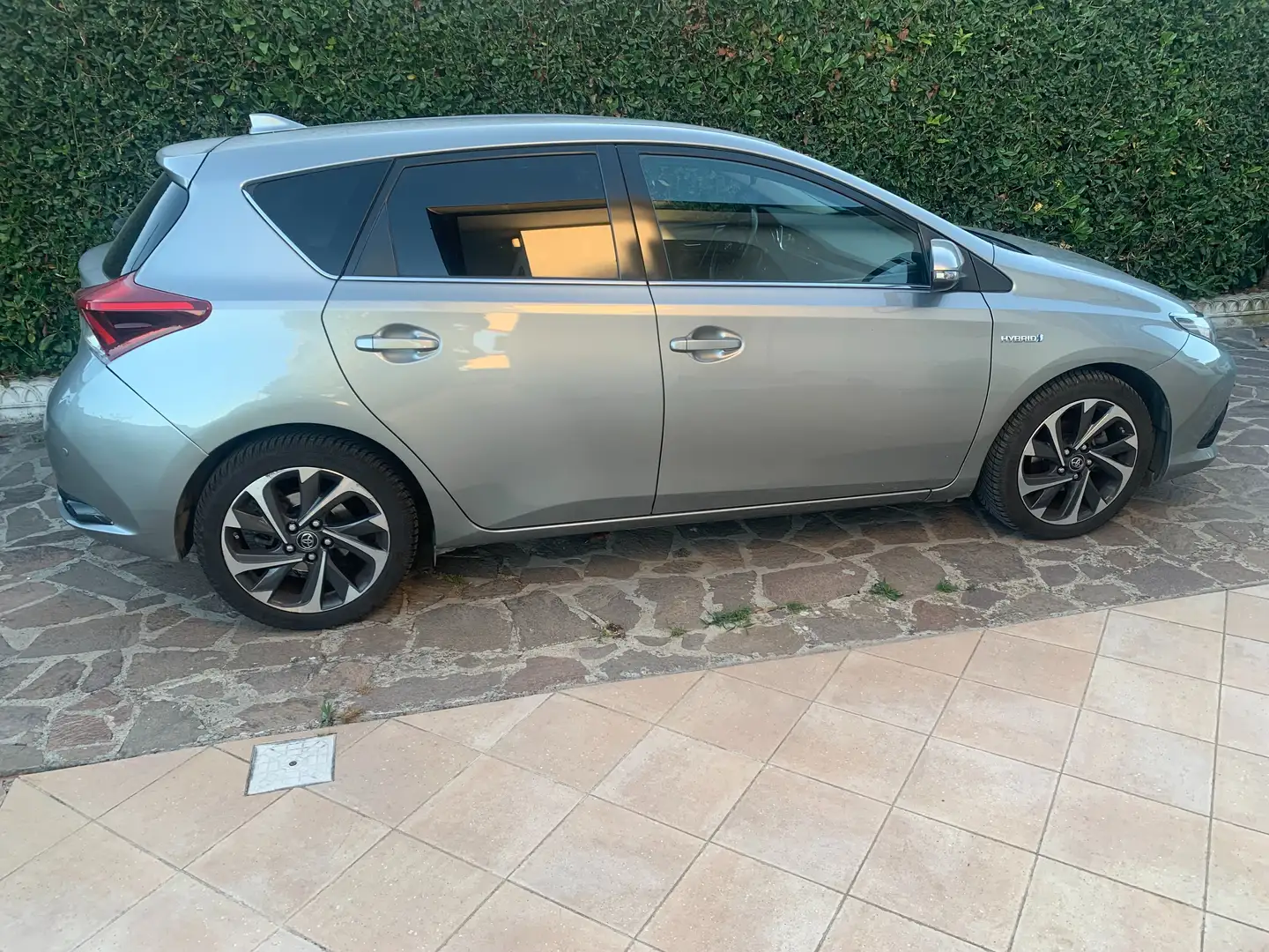 Toyota Auris Auris II 2015 1.8h Active Gri - 2