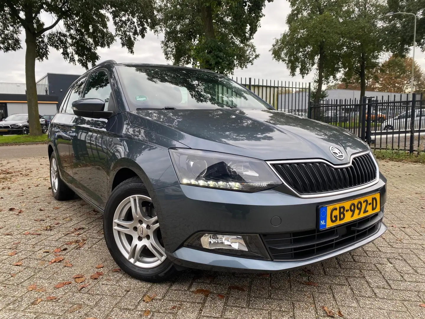 Skoda Fabia 1.2 TSI First Edition Style Cruise airco Trekhaak Gris - 2