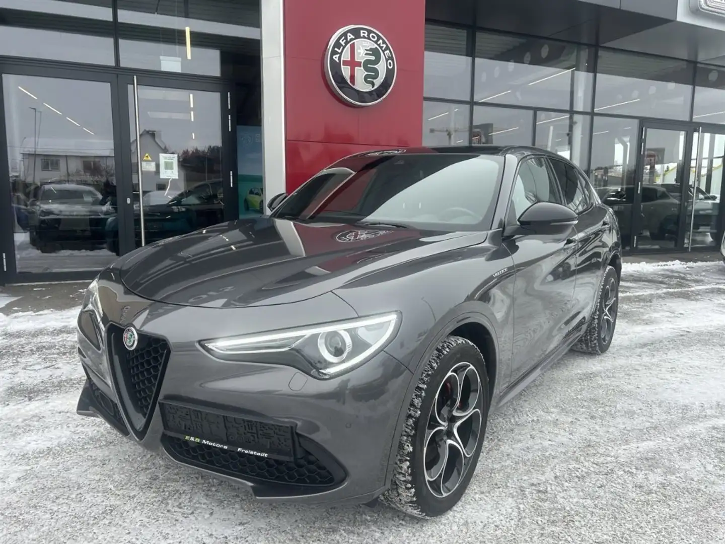 Alfa Romeo Stelvio 2.0 16V 280 PS AT8 Q4 Veloce Paket Grau - 1