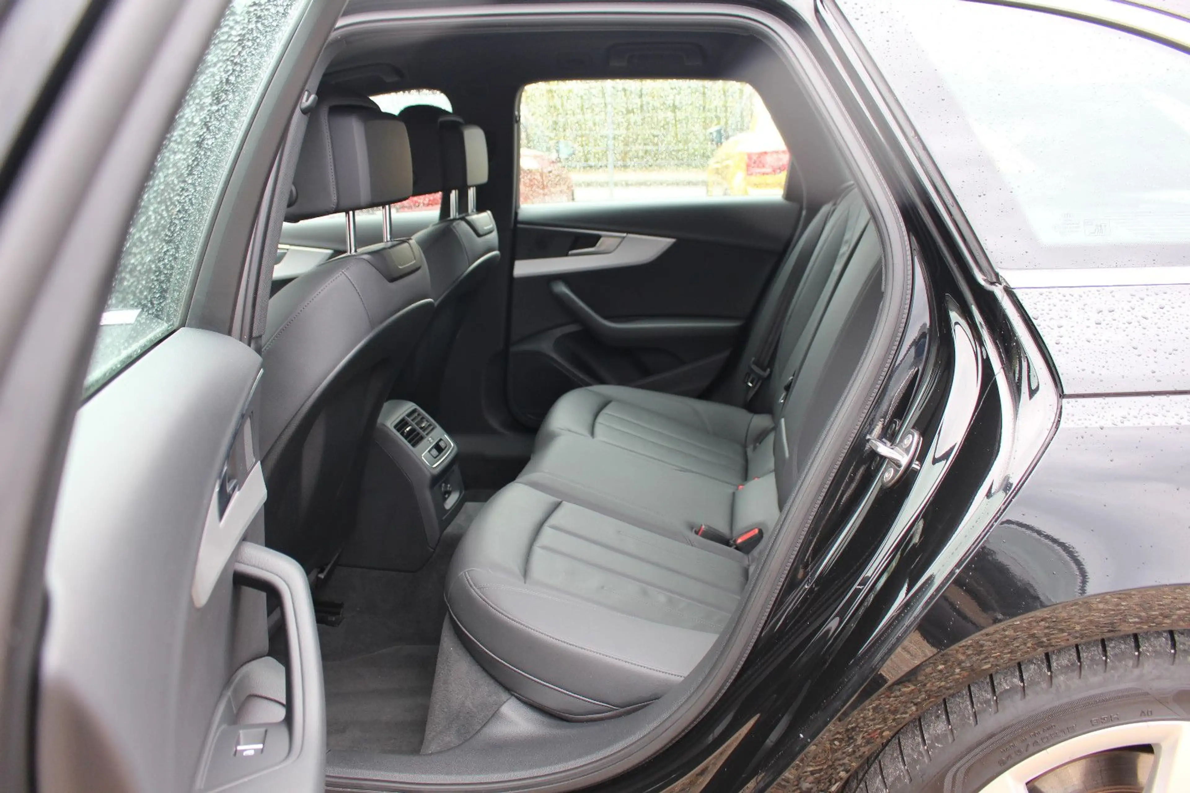 Audi A4 35 TFSI S line*S.Heft*LED*Kamera*Navi*APP*SHZ — photo 12
