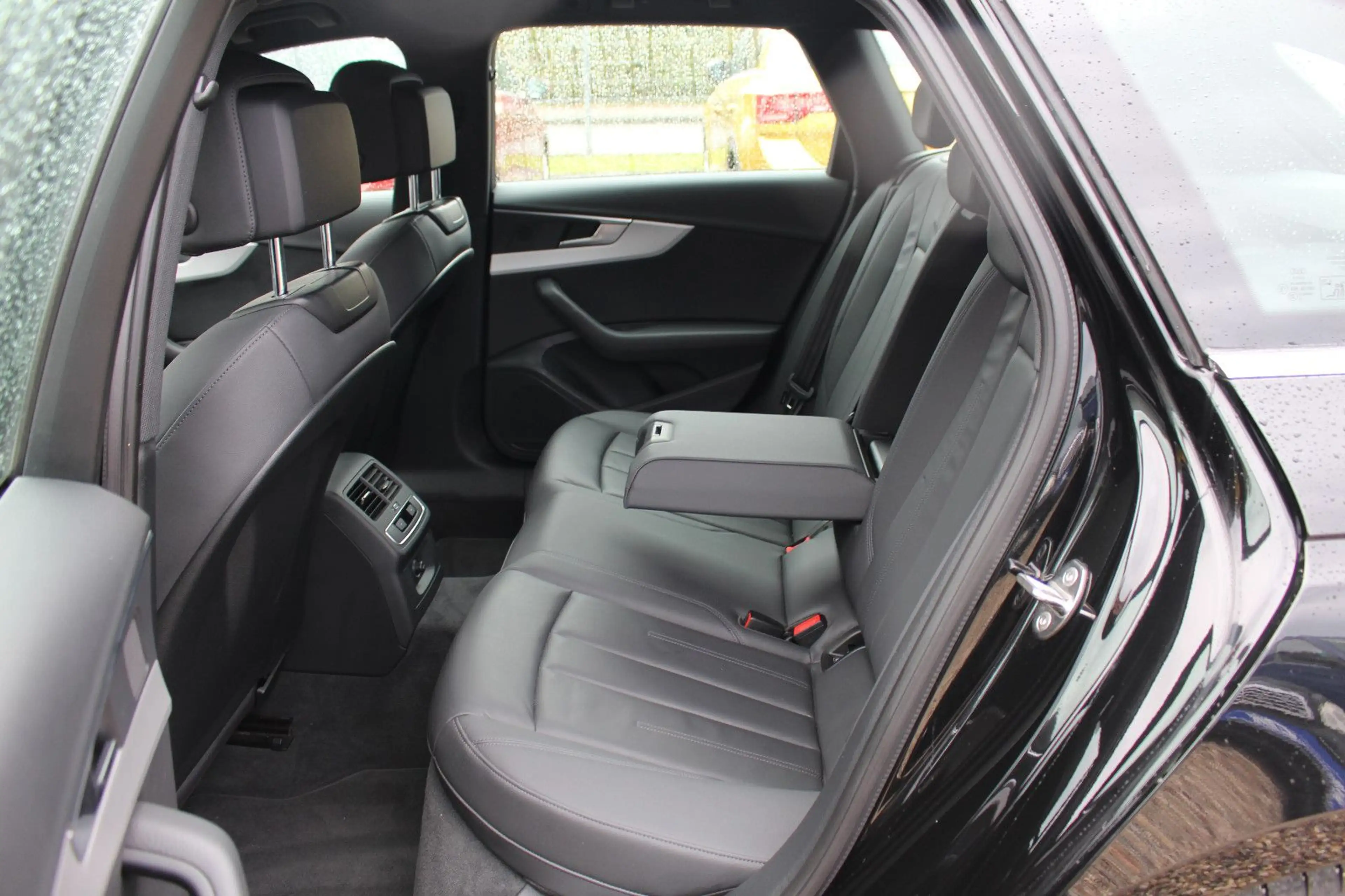 Audi A4 35 TFSI S line*S.Heft*LED*Kamera*Navi*APP*SHZ — photo 11