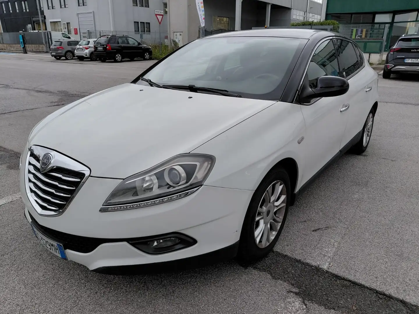 Lancia Delta Delta 1.4 tjt Gold ecochic Gpl 120cv Bianco - 1