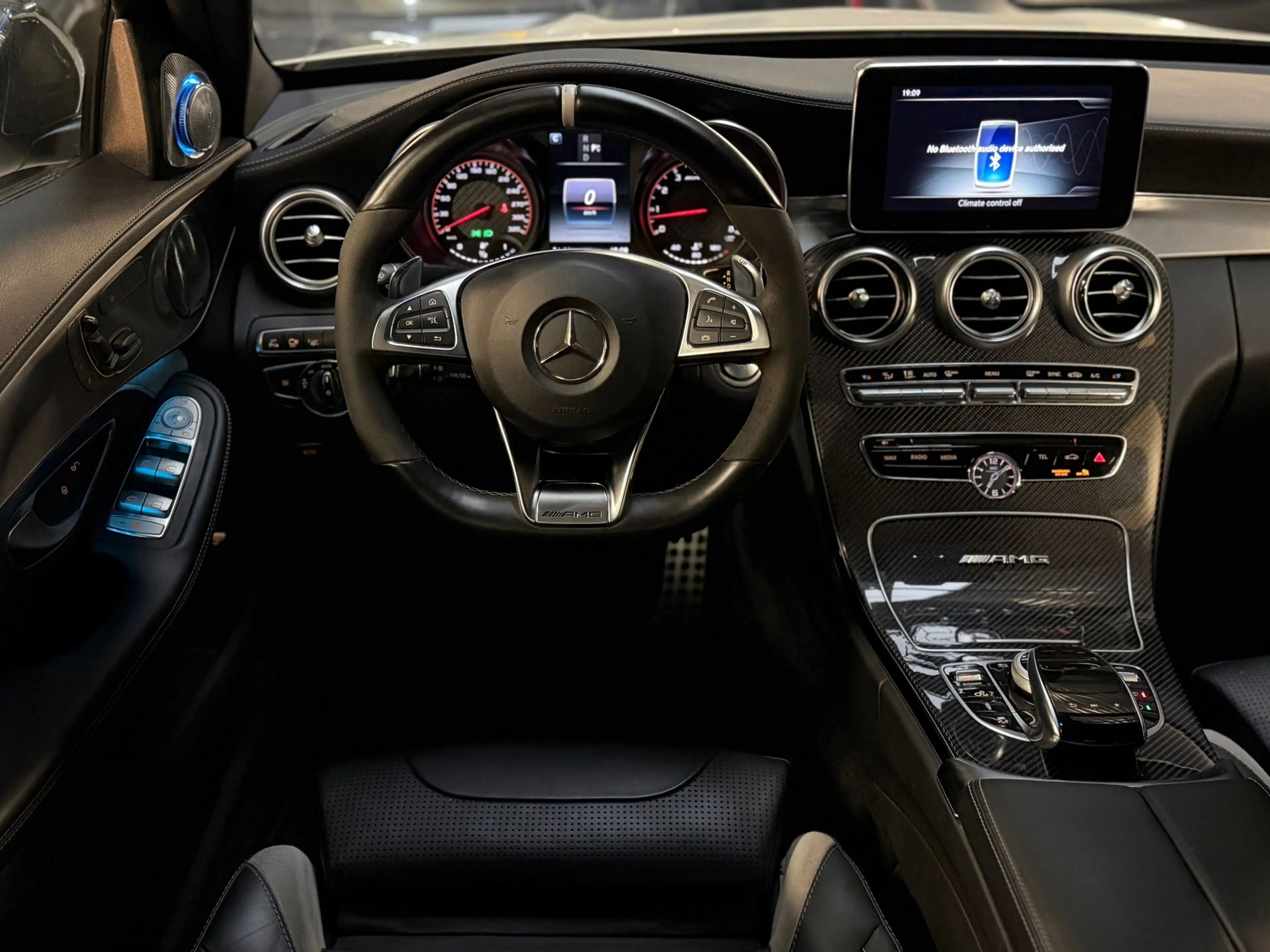 Mercedes-Benz C 63 AMG S |PANO|360 CAMERA|HUD|BURMESTER 3D|CARBON|MEMORY| — photo 2