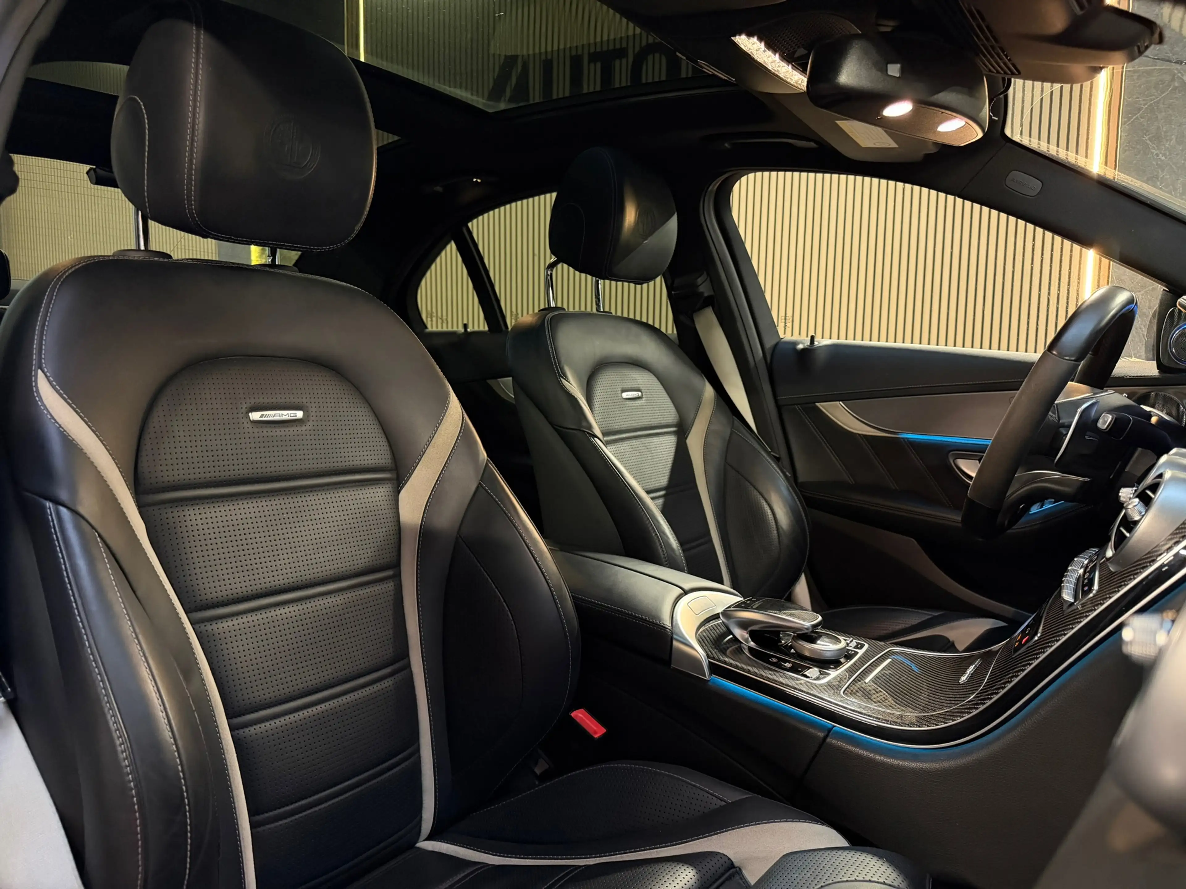 Mercedes-Benz C 63 AMG S |PANO|360 CAMERA|HUD|BURMESTER 3D|CARBON|MEMORY| — photo 10