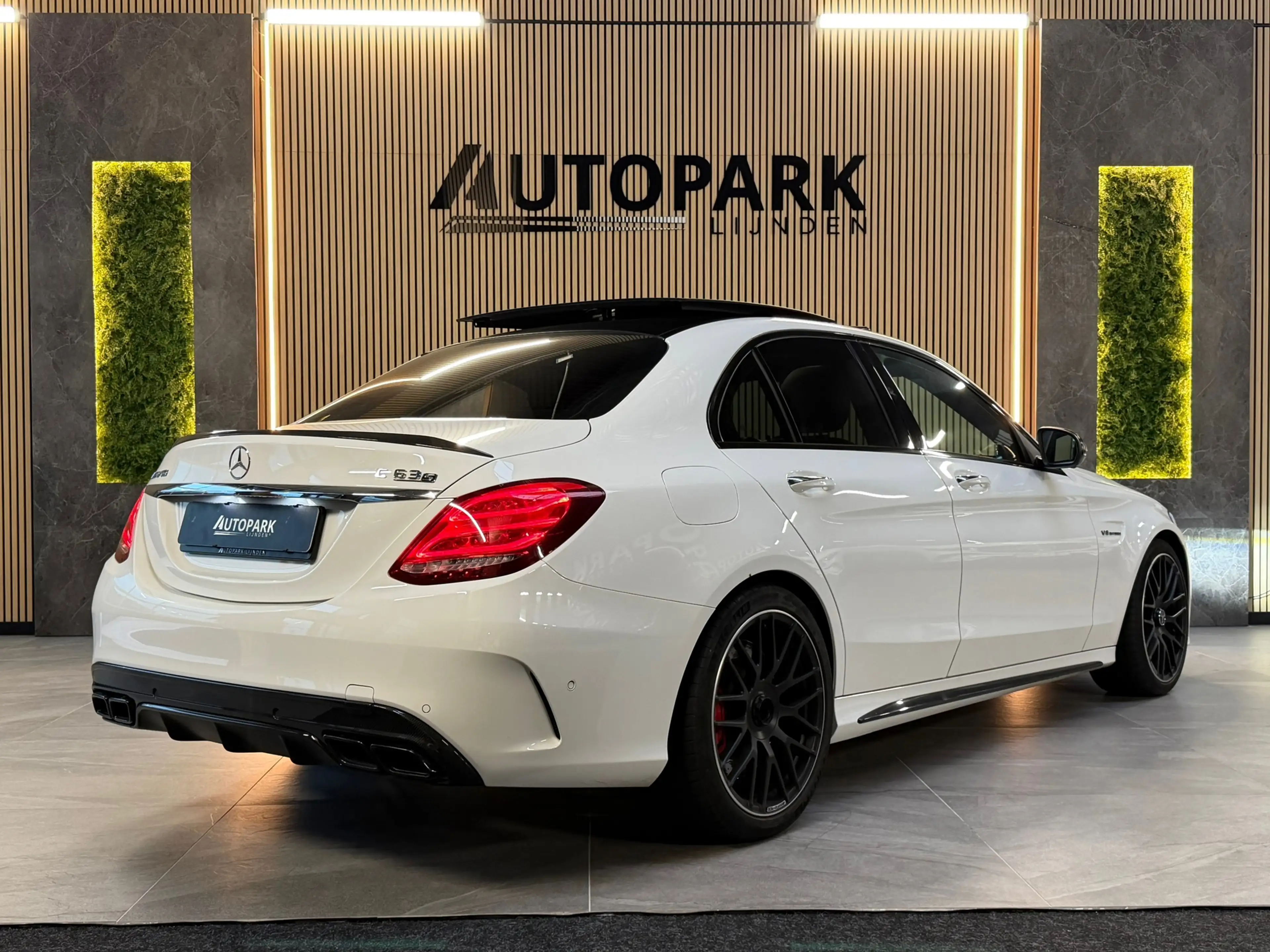 Mercedes-Benz C 63 AMG S |PANO|360 CAMERA|HUD|BURMESTER 3D|CARBON|MEMORY| — photo 6
