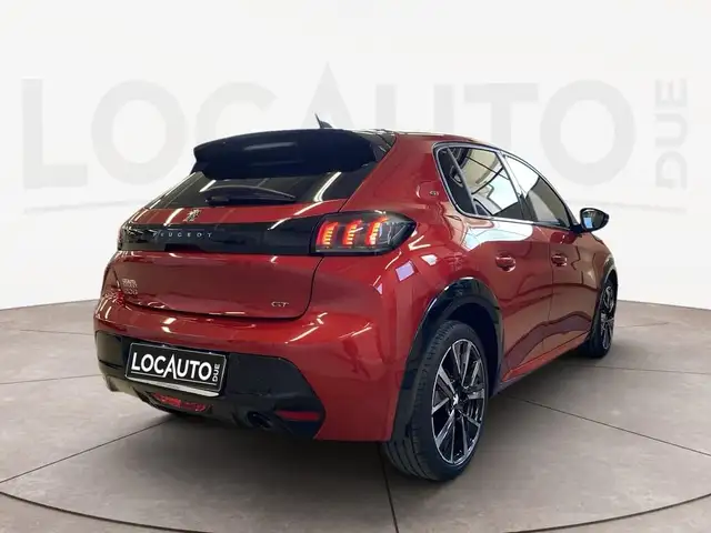 Peugeot 208 view 4