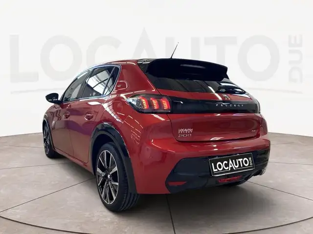 Peugeot 208 view 5