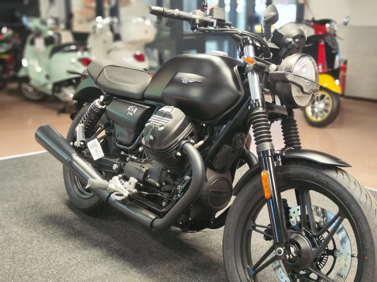 Moto Guzzi V7 IV STONE E5 NERO Negro - 2