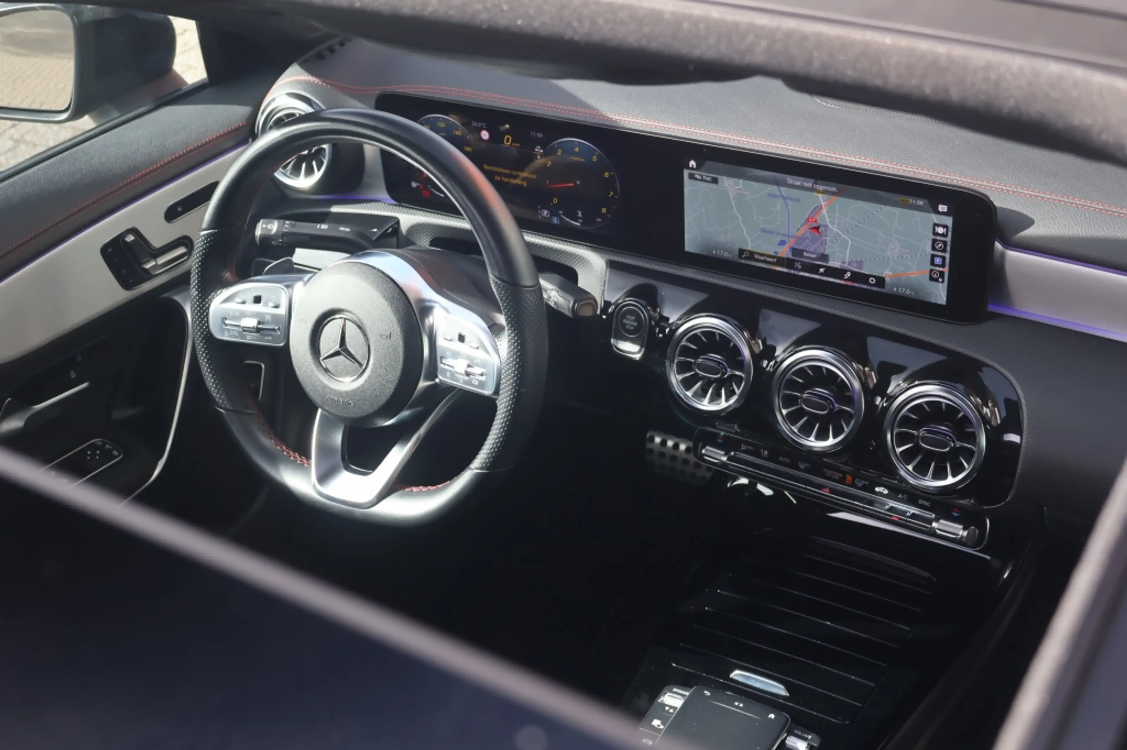 Mercedes-Benz CLA 180 Coupé AMG-Line 136pk | Memory | Multibeam | Keyles — photo 12
