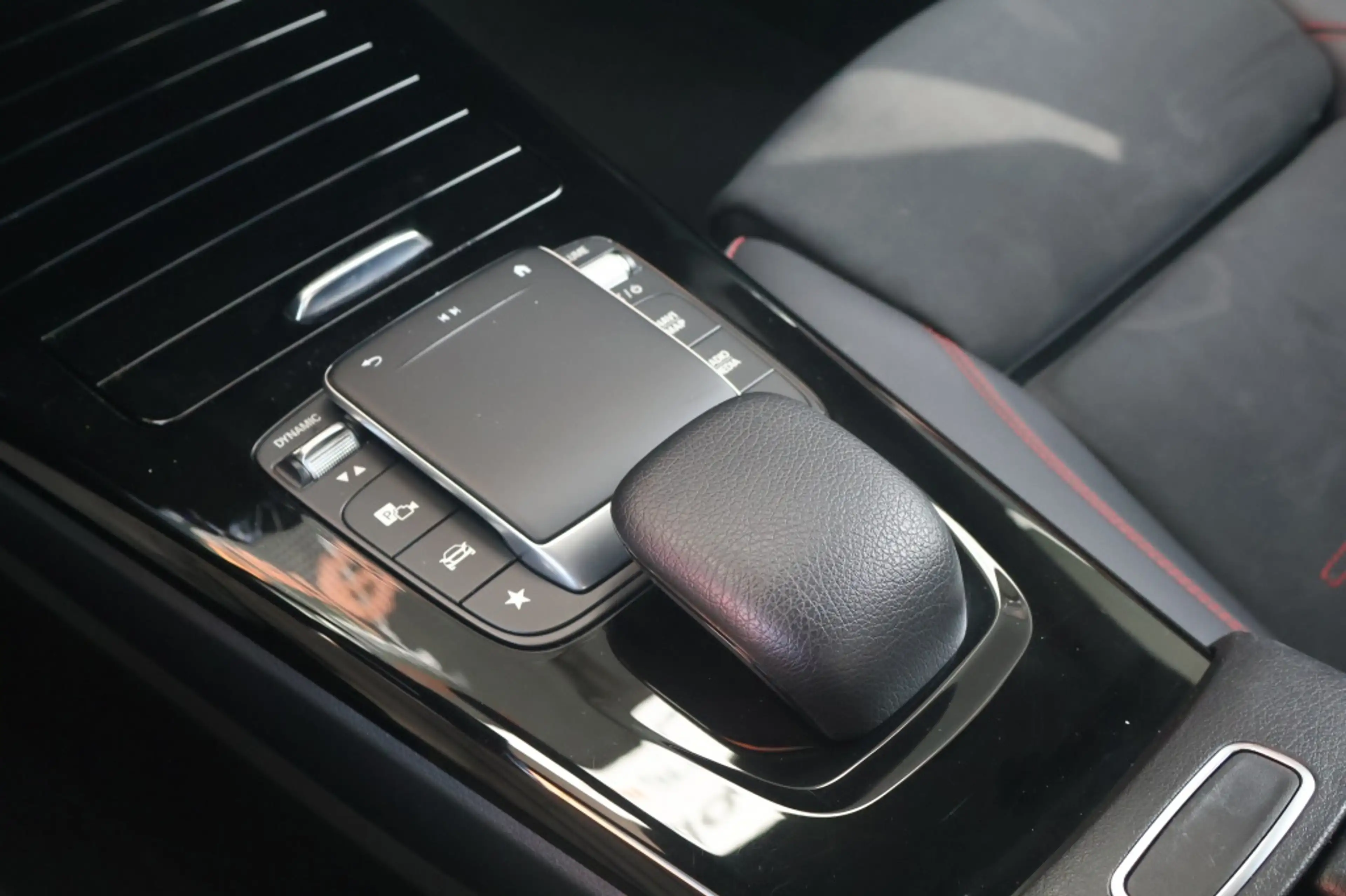 Mercedes-Benz CLA 180 Coupé AMG-Line 136pk | Memory | Multibeam | Keyles — photo 25