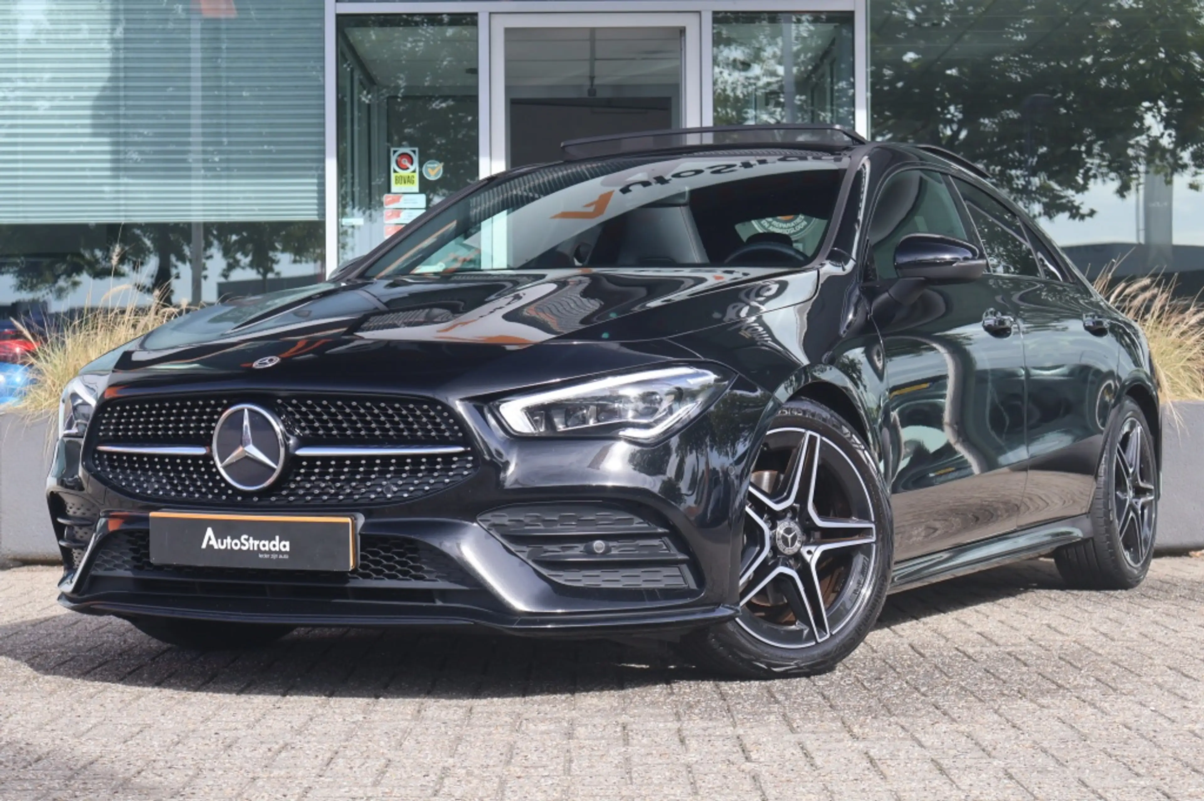 Mercedes-Benz CLA 180 Coupé AMG-Line 136pk | Memory | Multibeam | Keyles