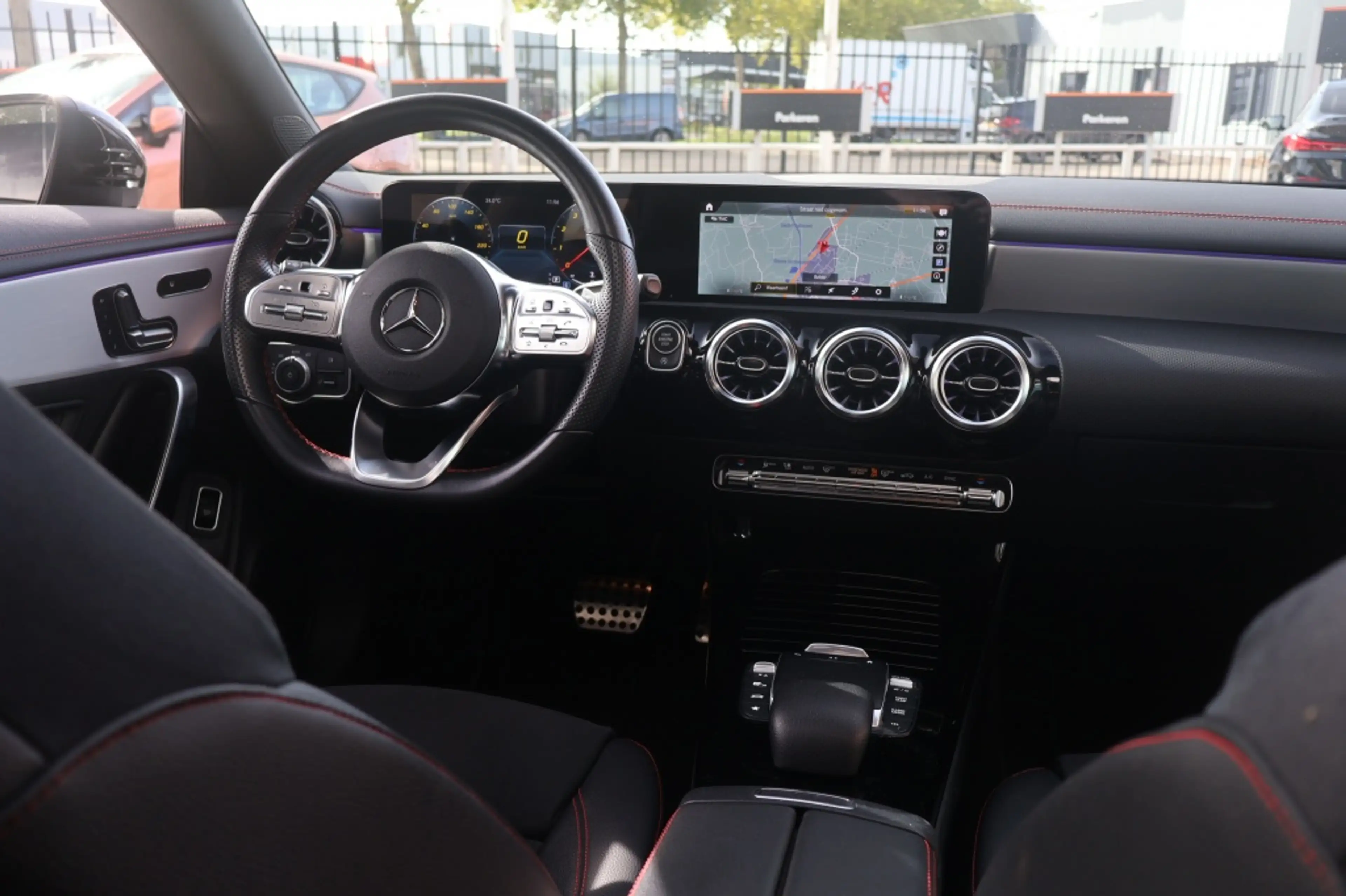 Mercedes-Benz CLA 180 Coupé AMG-Line 136pk | Memory | Multibeam | Keyles — photo 6