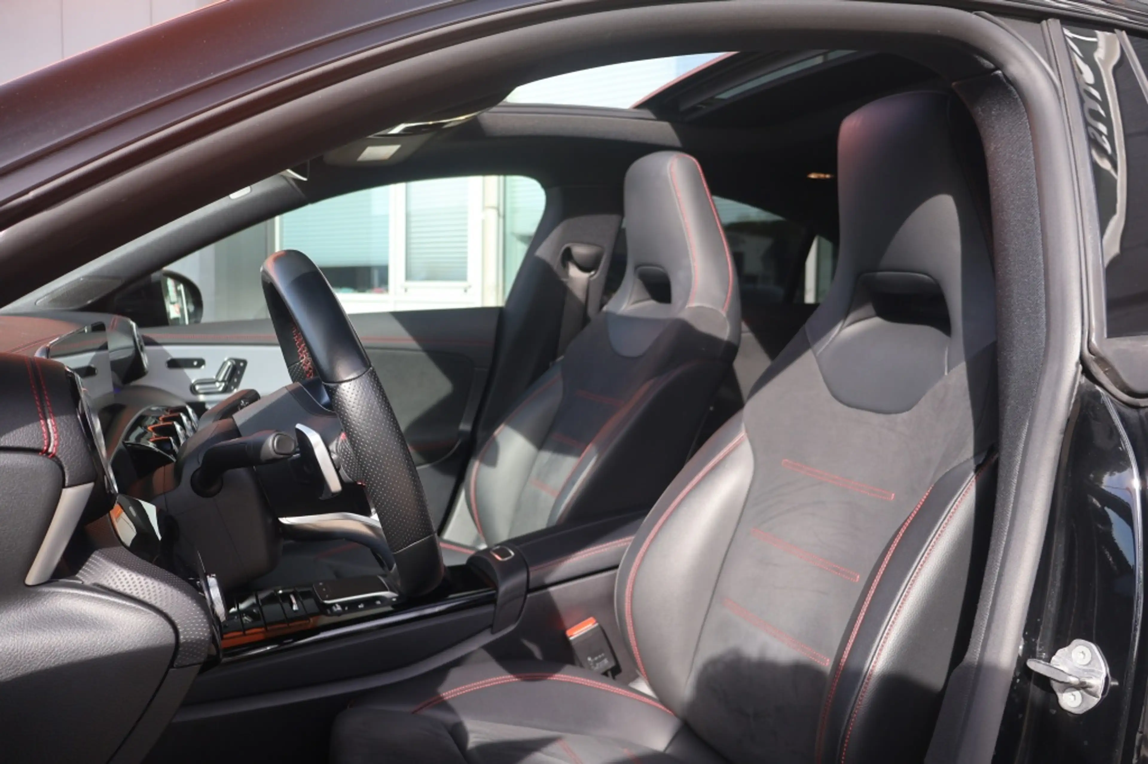 Mercedes-Benz CLA 180 Coupé AMG-Line 136pk | Memory | Multibeam | Keyles — photo 7