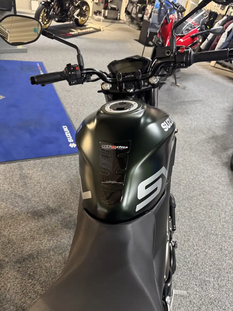 Suzuki SV 650 mit Extras & Preisvorteil von 585,-€ Zöld - 2