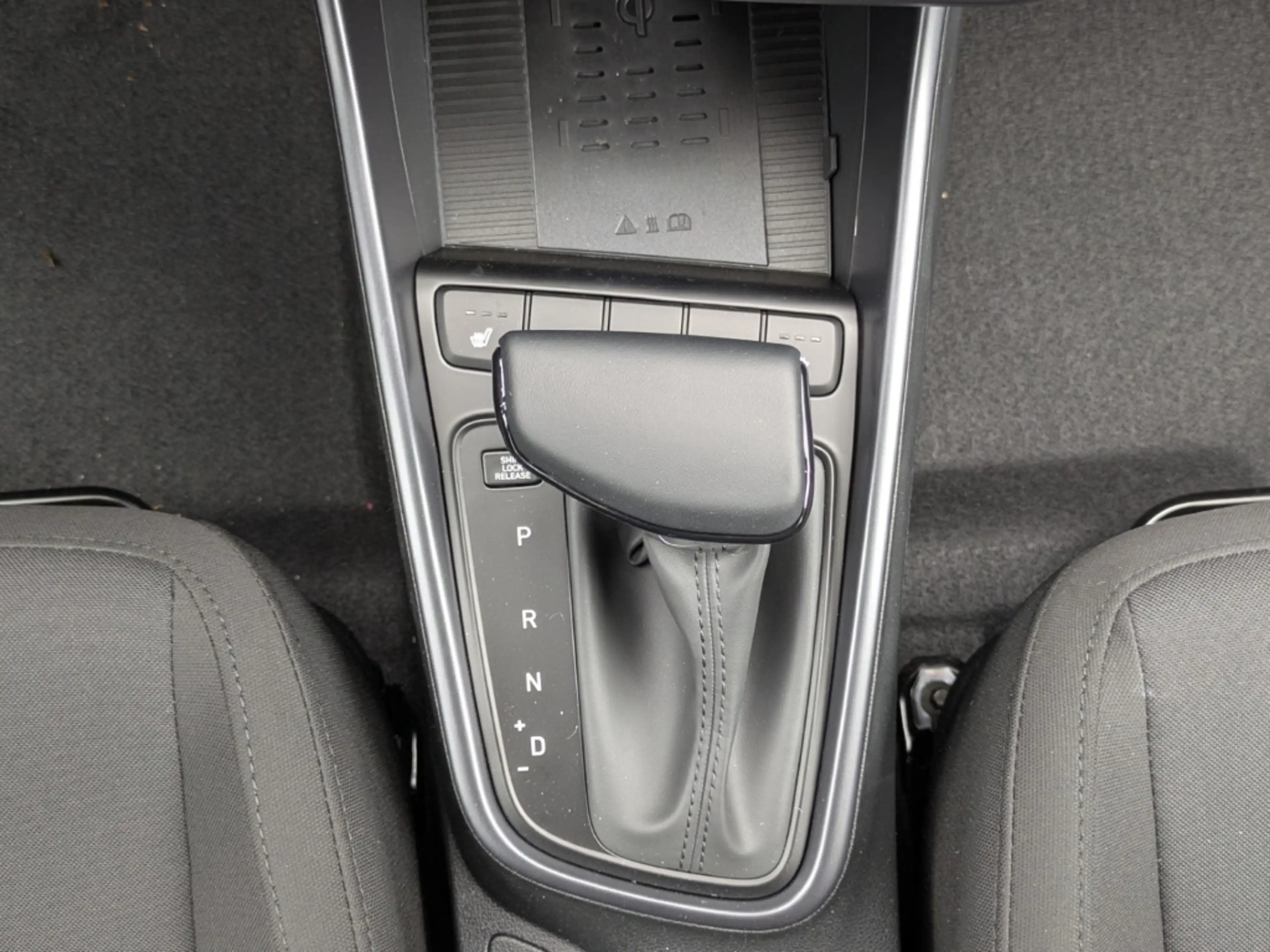 Hyundai i20 (MY26) BLACKLINE 1.0 T-GDI (90PS) 7-DCT Navi Digit — photo 12
