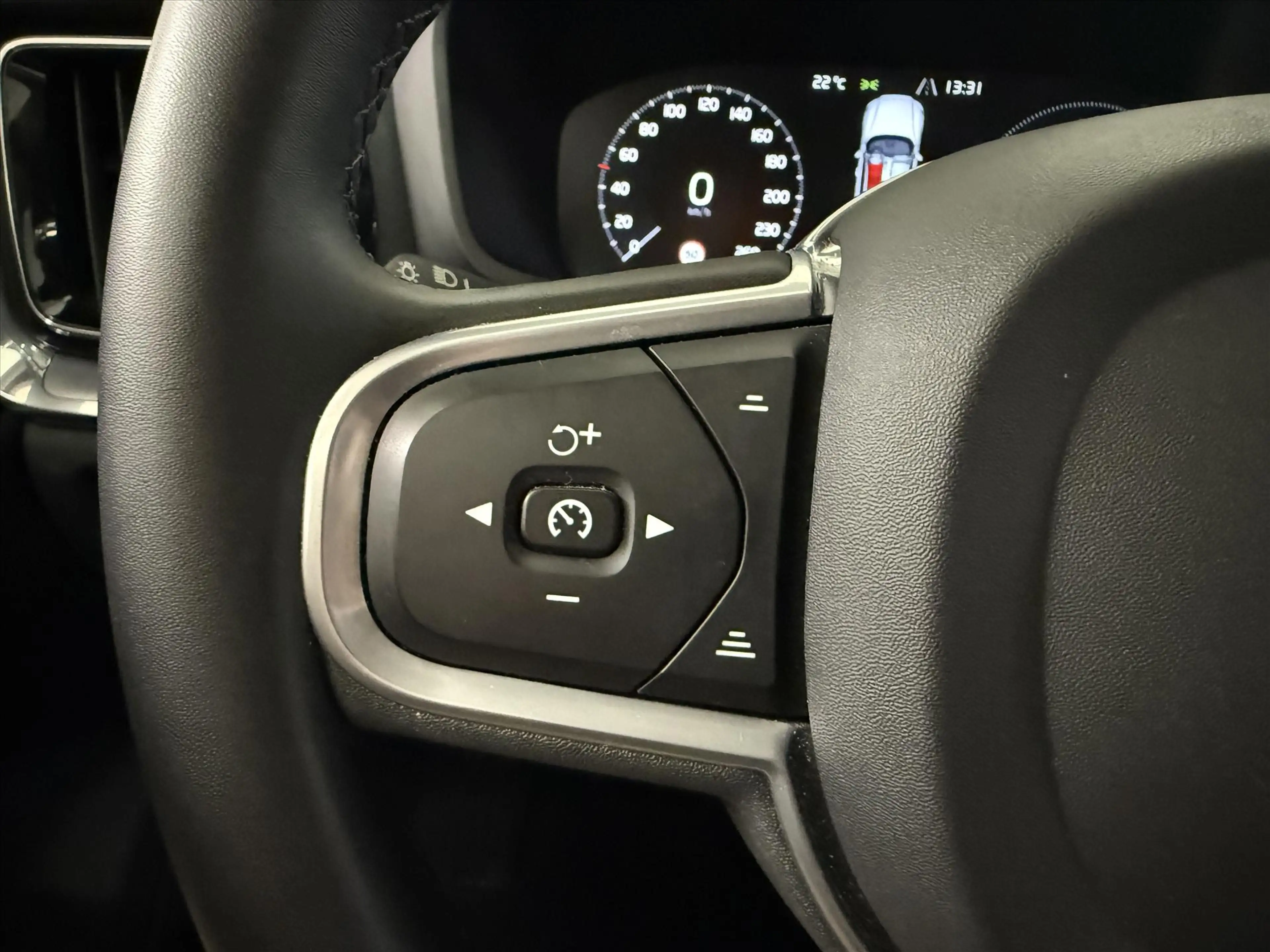 Volvo V60 2.0T6 Recharge Long Range 19 kWh AWD Inscription E — photo 12
