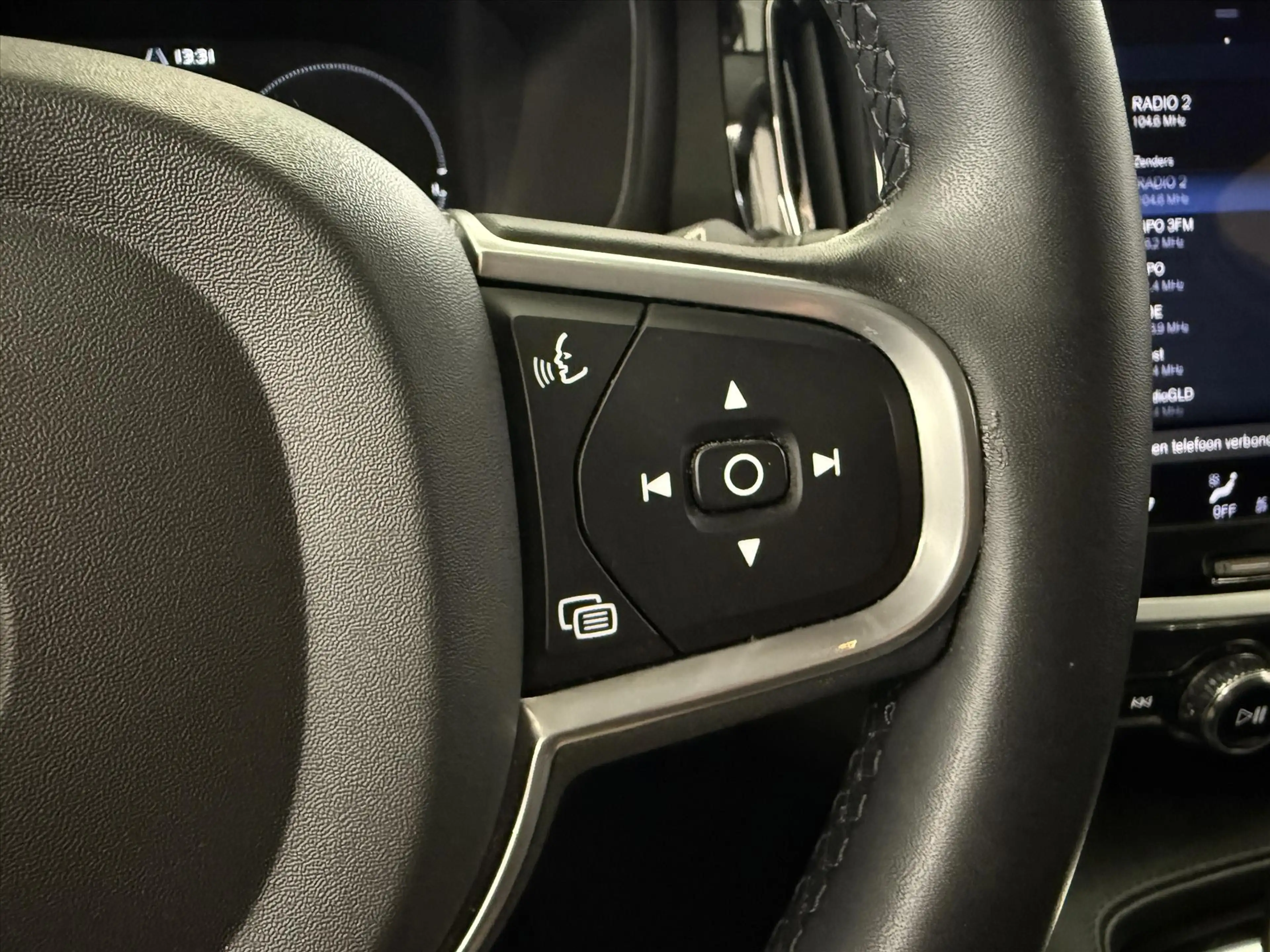 Volvo V60 2.0T6 Recharge Long Range 19 kWh AWD Inscription E — photo 13