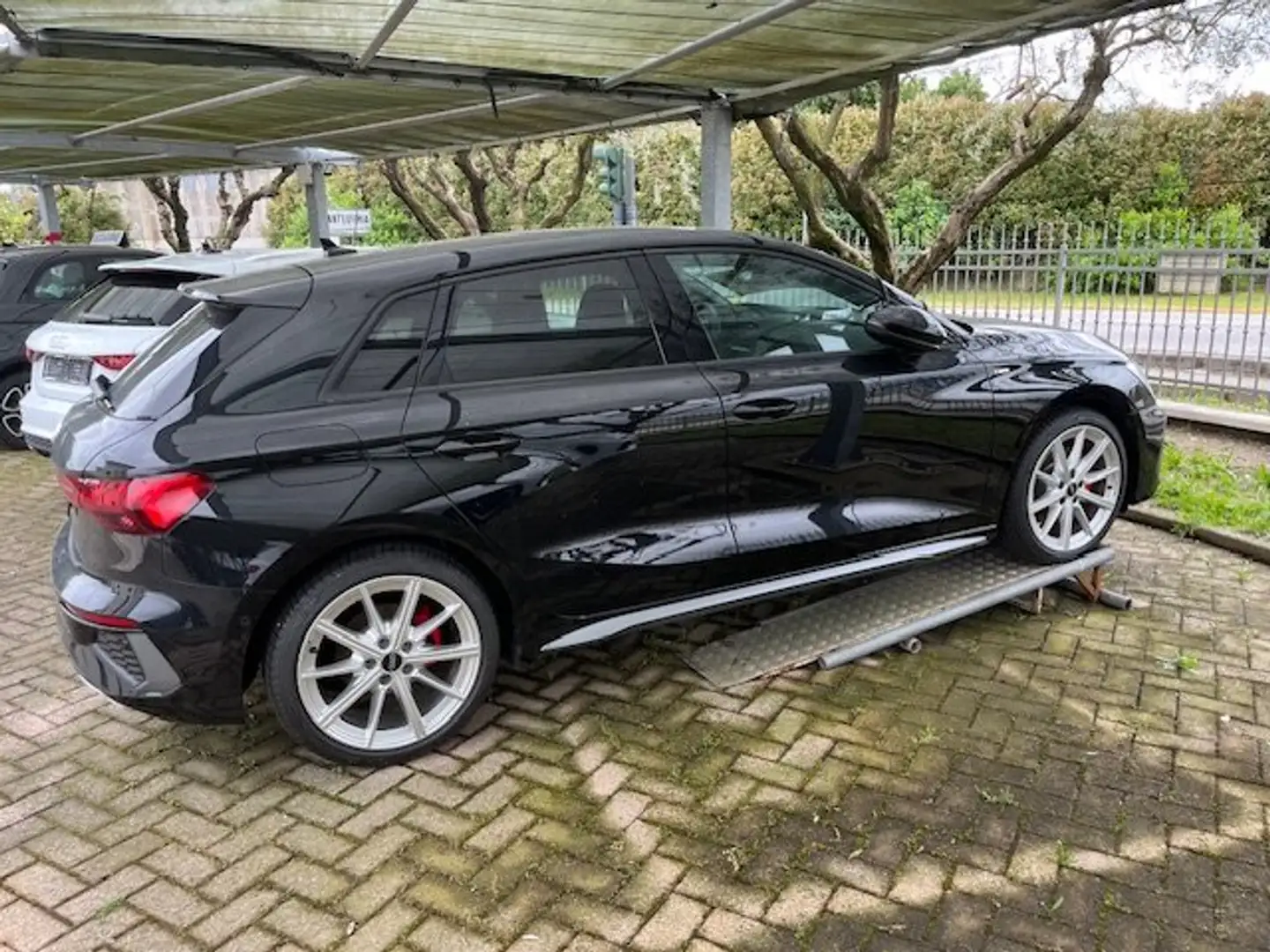 Audi A3 Sportback 35  150cv s-tron S line NAVI+LED+VIRTUAL Noir - 1