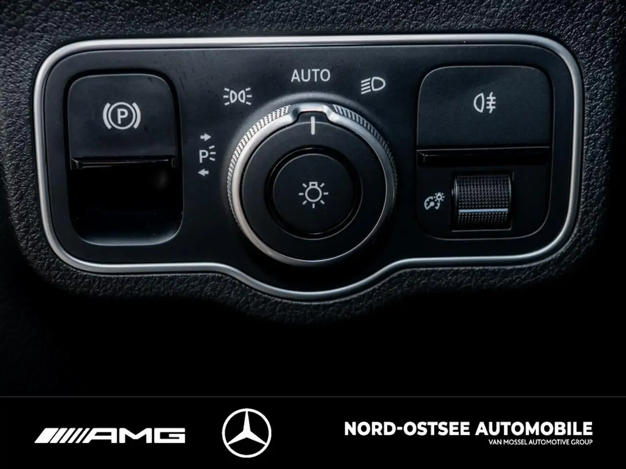 Mercedes-Benz GLA 200 PROGRESSIVE AHK SHZ MBUX KLIMA NAVI 13