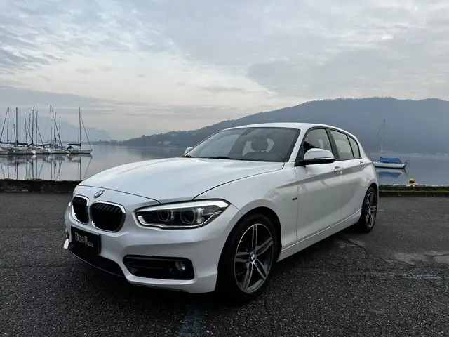 BMW 118 Serie 1 F/20-21 2015 118d Sport 5p auto