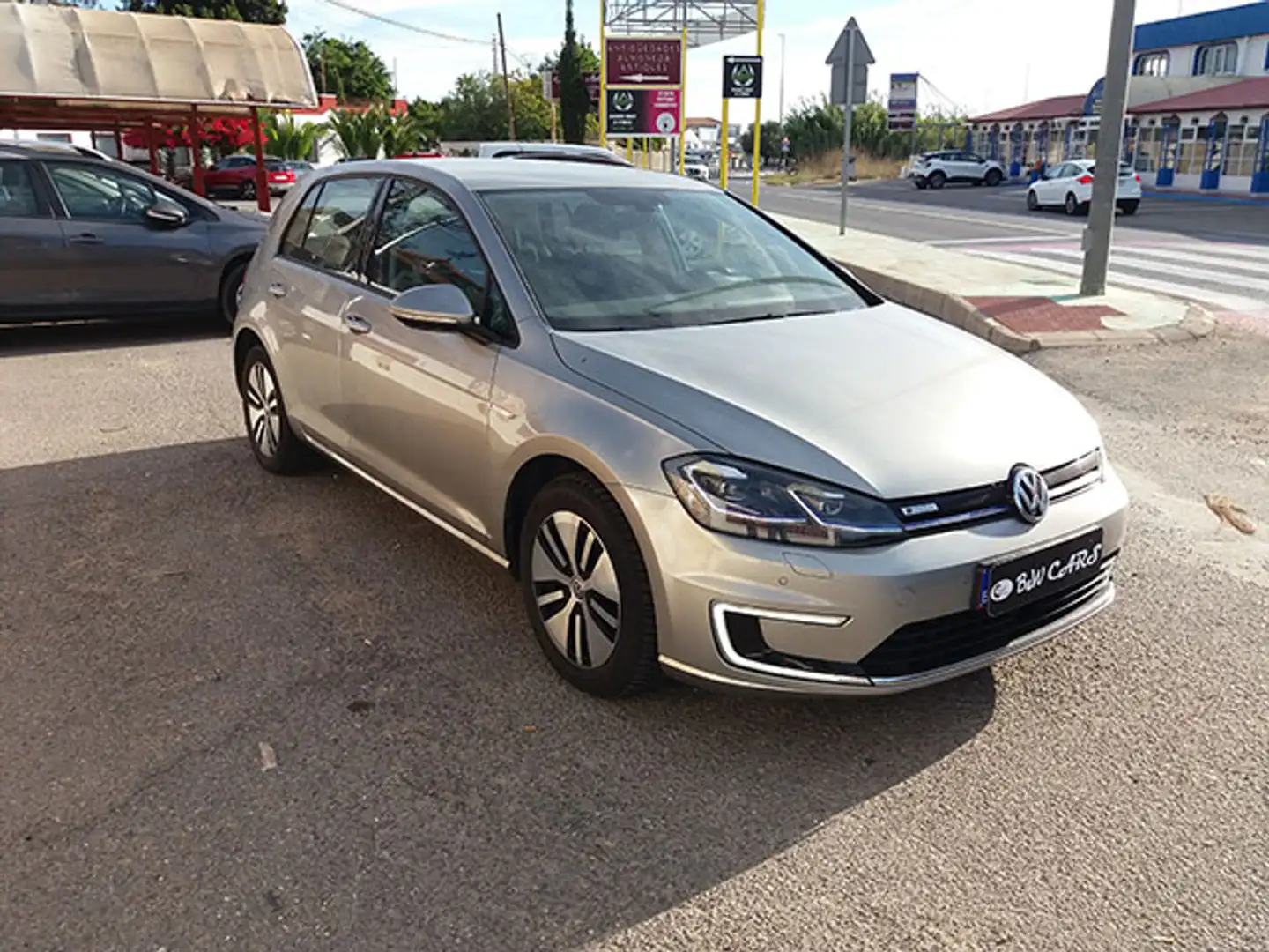 Volkswagen Golf e-Golf ePower Beige - 2