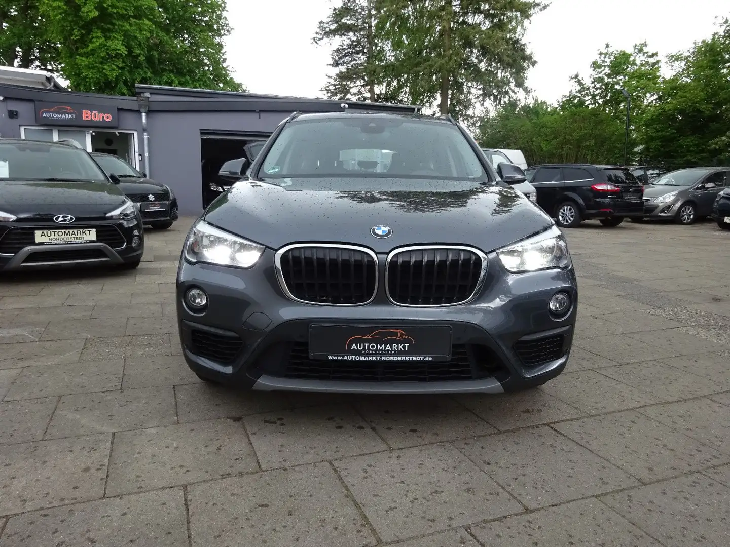 BMW X1 Baureihe sDrive 18 d Advantage/Panorama/Navi/ Gris - 2