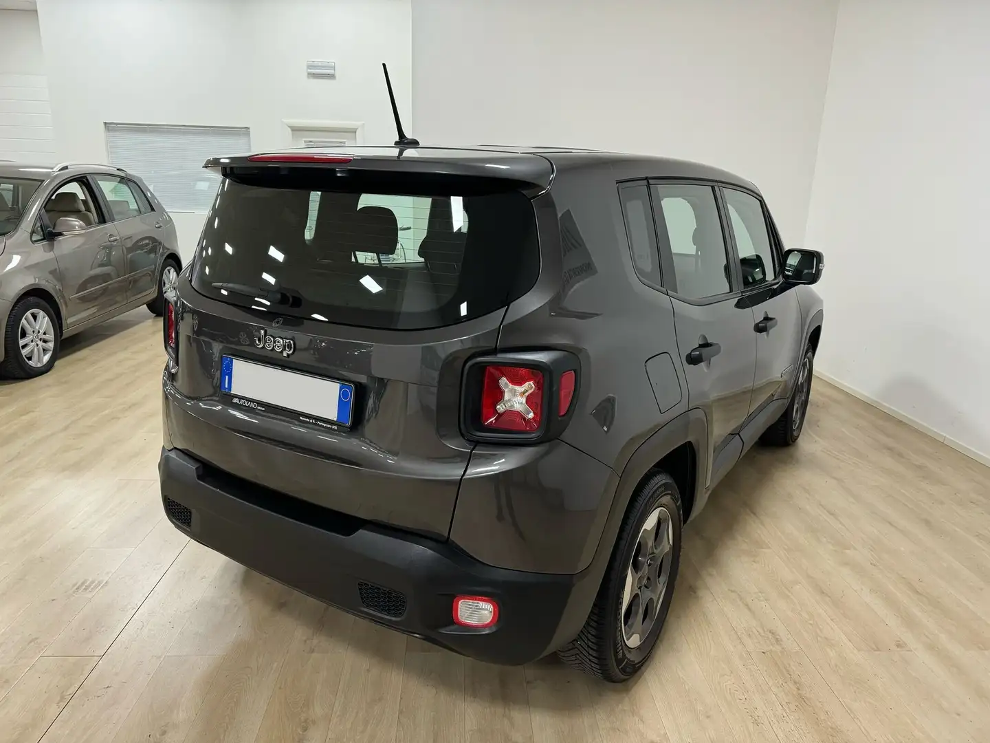 Jeep Renegade Renegade 1.6 mjt Sport fwd 95cv Grau - 2