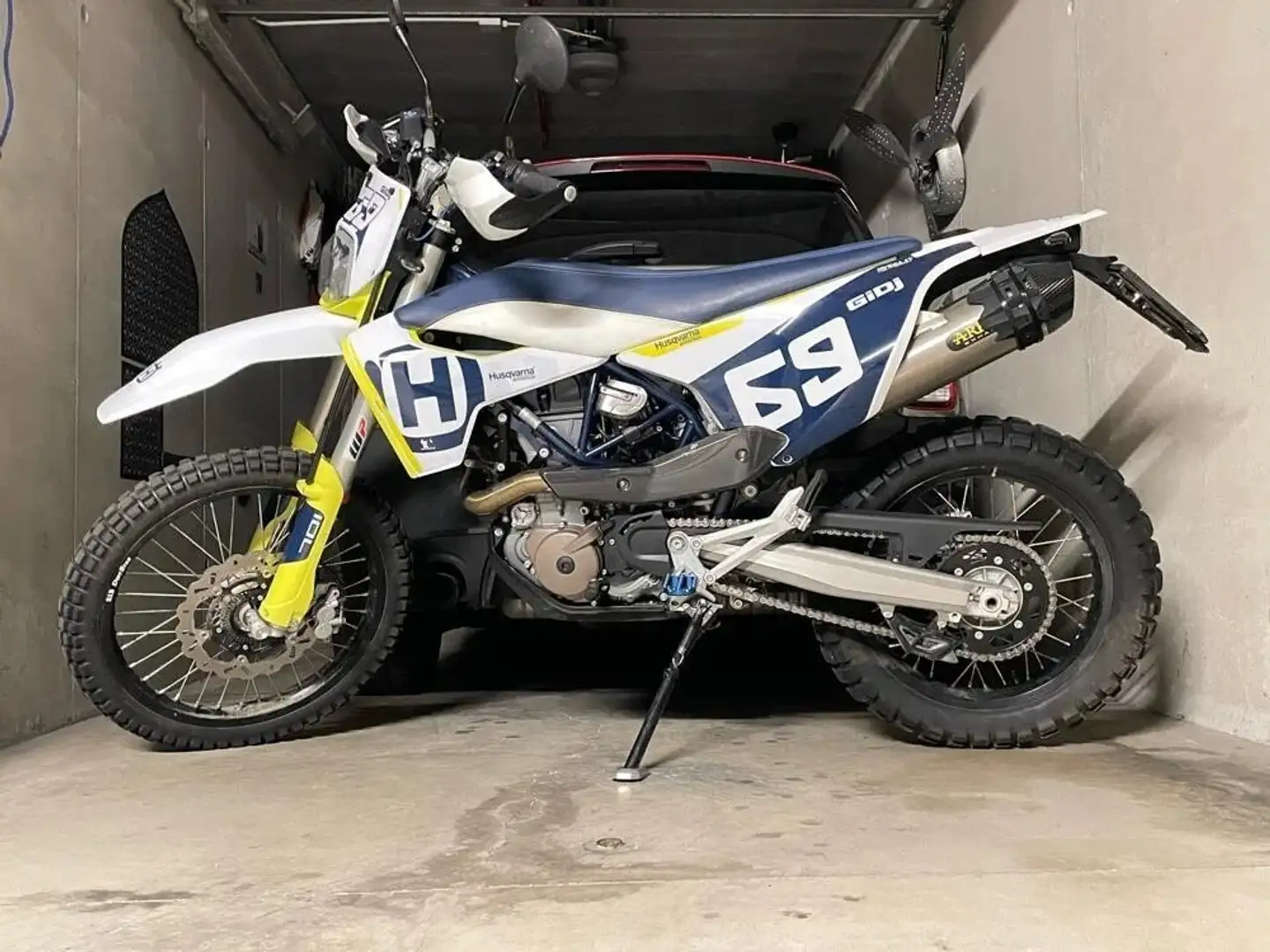 Husqvarna 701 Enduro Bílá - 2