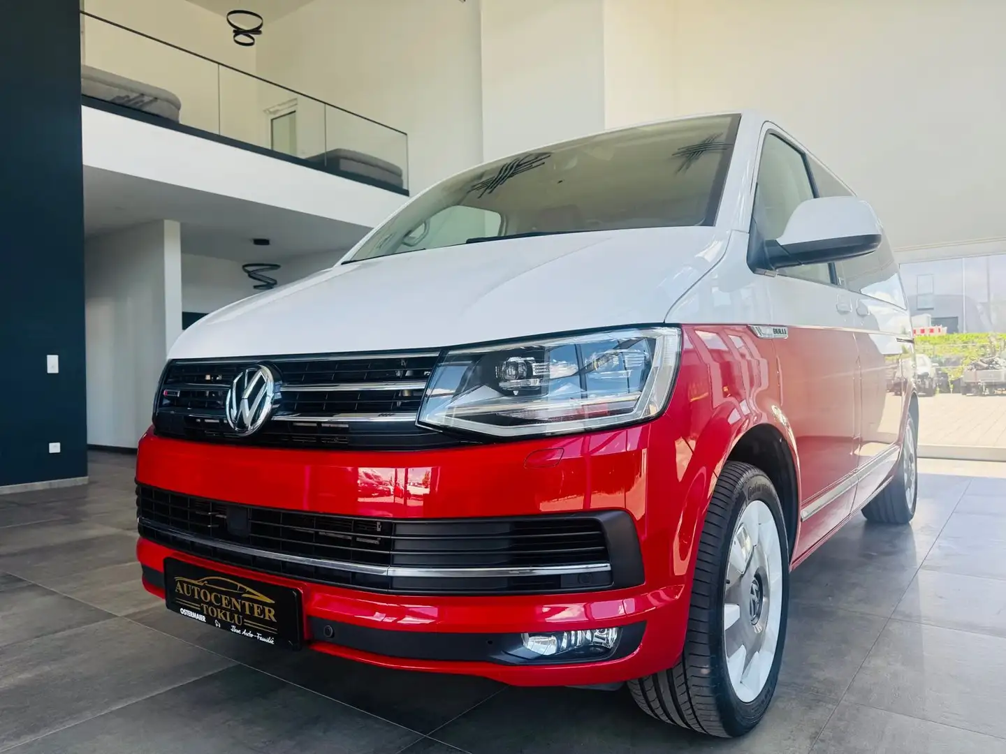 Volkswagen T6 Multivan 2.0TDI Generation Six 4Motion Sthz Rojo - 1