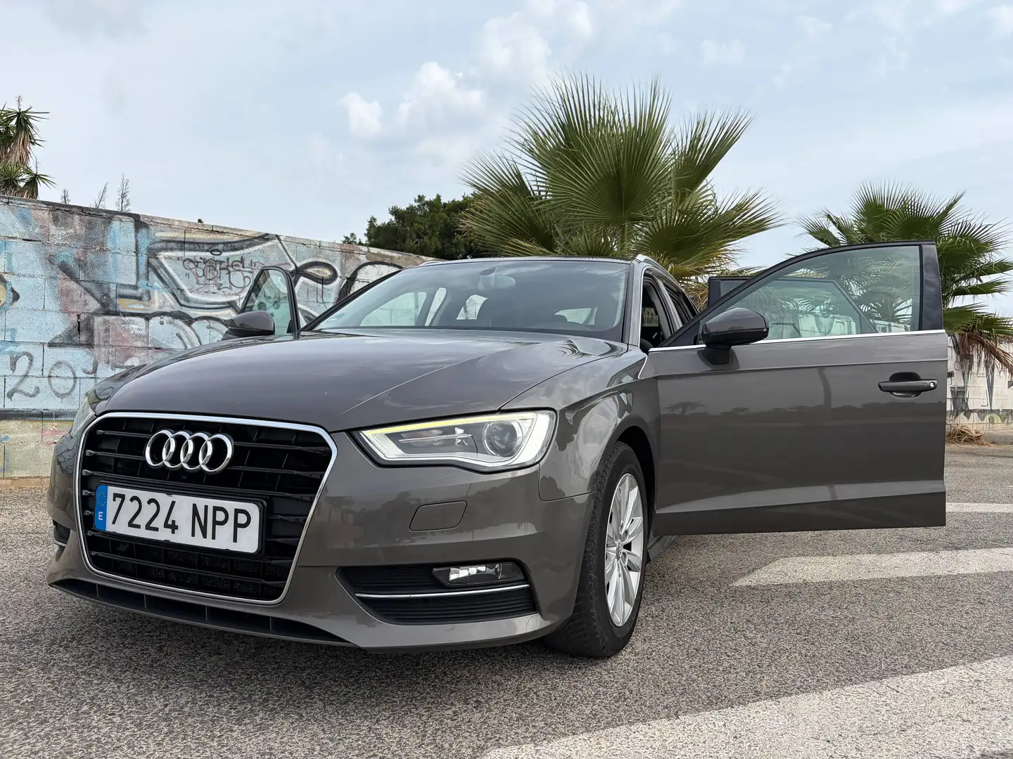 Audi A3 Sportback 1.6 TDI Ultra Adrenalin Gris - 2