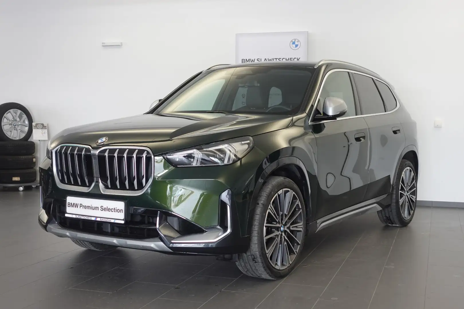 BMW X1 xDrive23i U11 Grün - 1