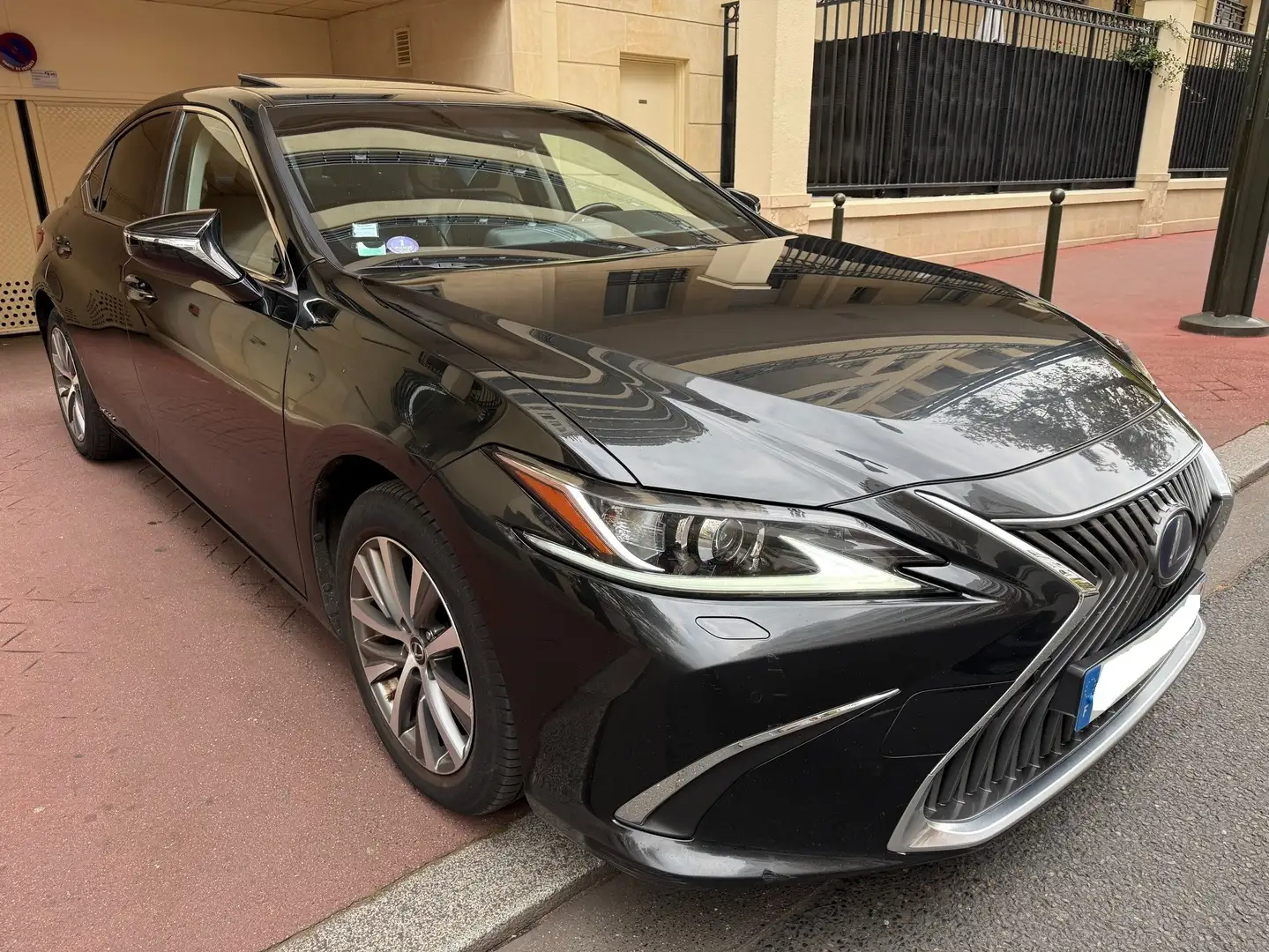 Lexus ES 300 15800ht 300H BUSINESS PLUS Noir - 1