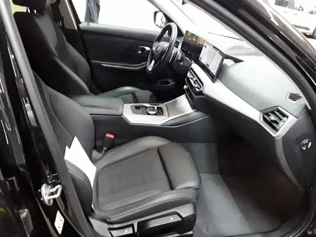 BMW 3 Series view 8