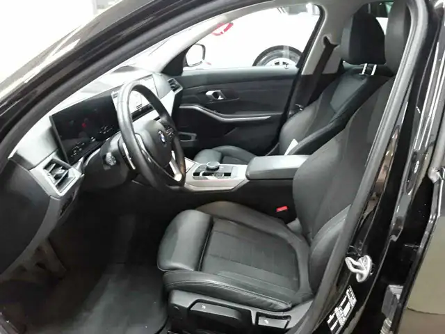 BMW 3 Series view 7
