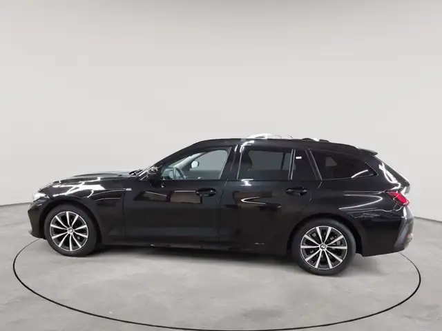 BMW 3 Series view 6