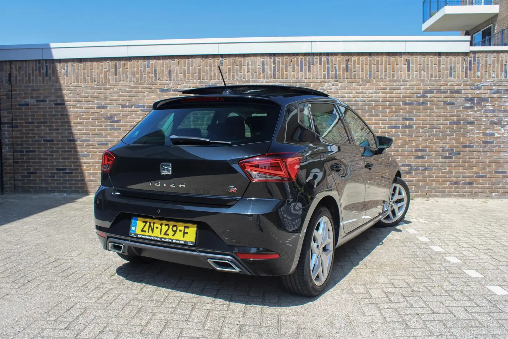 SEAT Ibiza 1.0 TSI FR Business Intense PANO, CAMERA, BEATS, S Zwart - 2