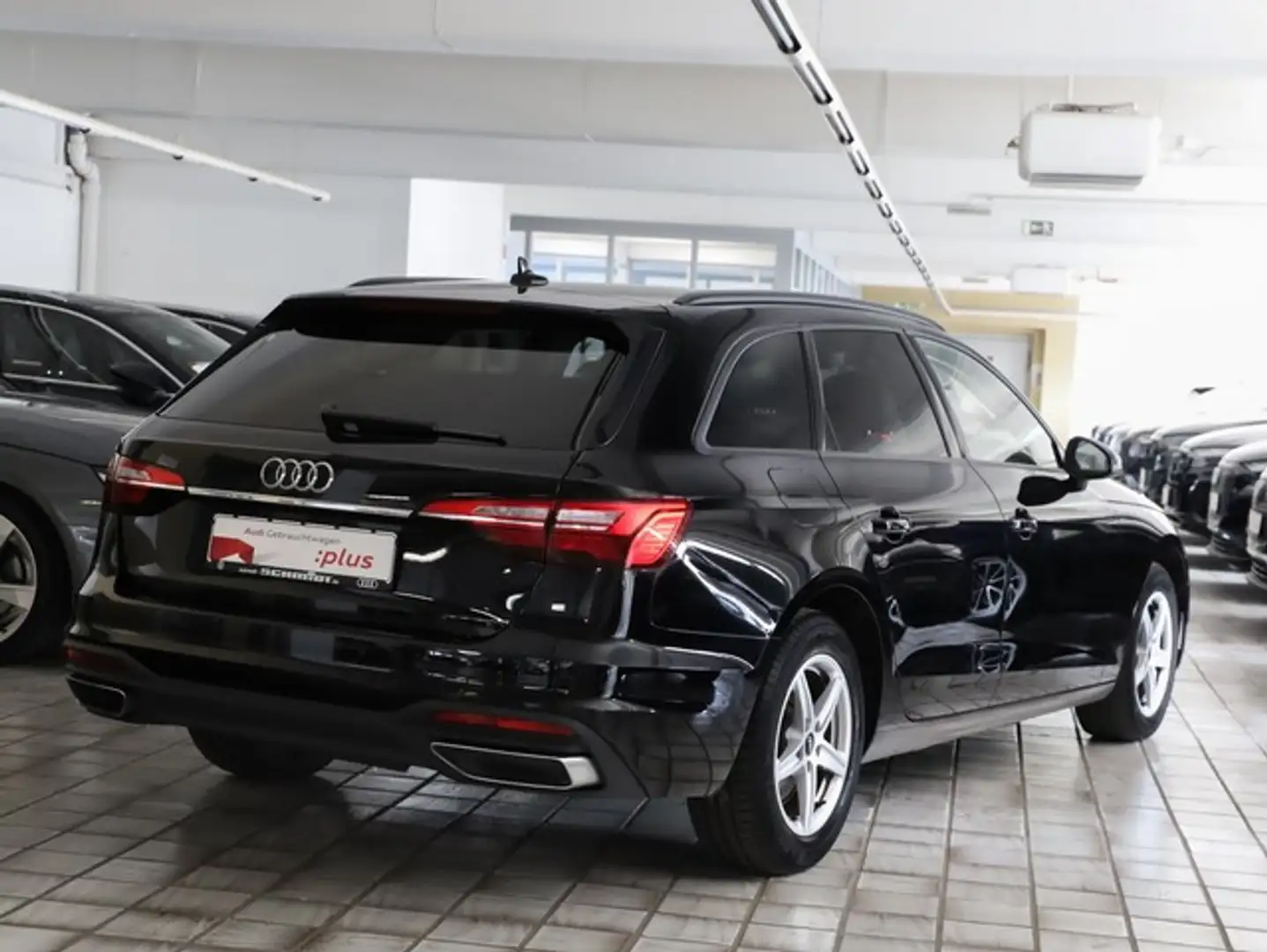 Audi A4 Avant 30 TDI Businessp. Navi+ ACC Lenkrad Sport... Zwart - 2