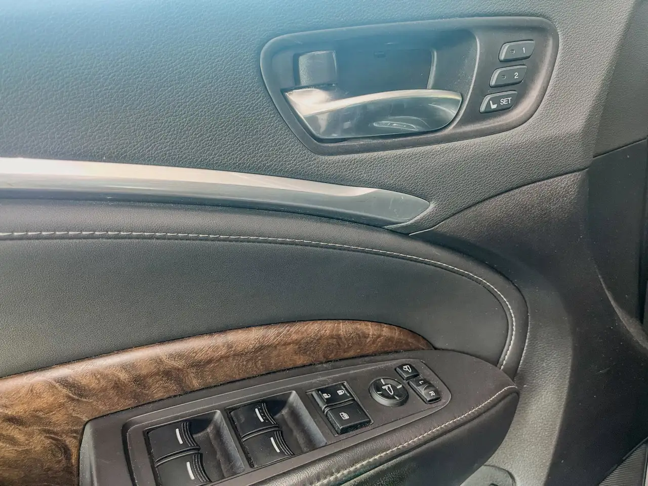 Acura MDX снимка Acura MDX