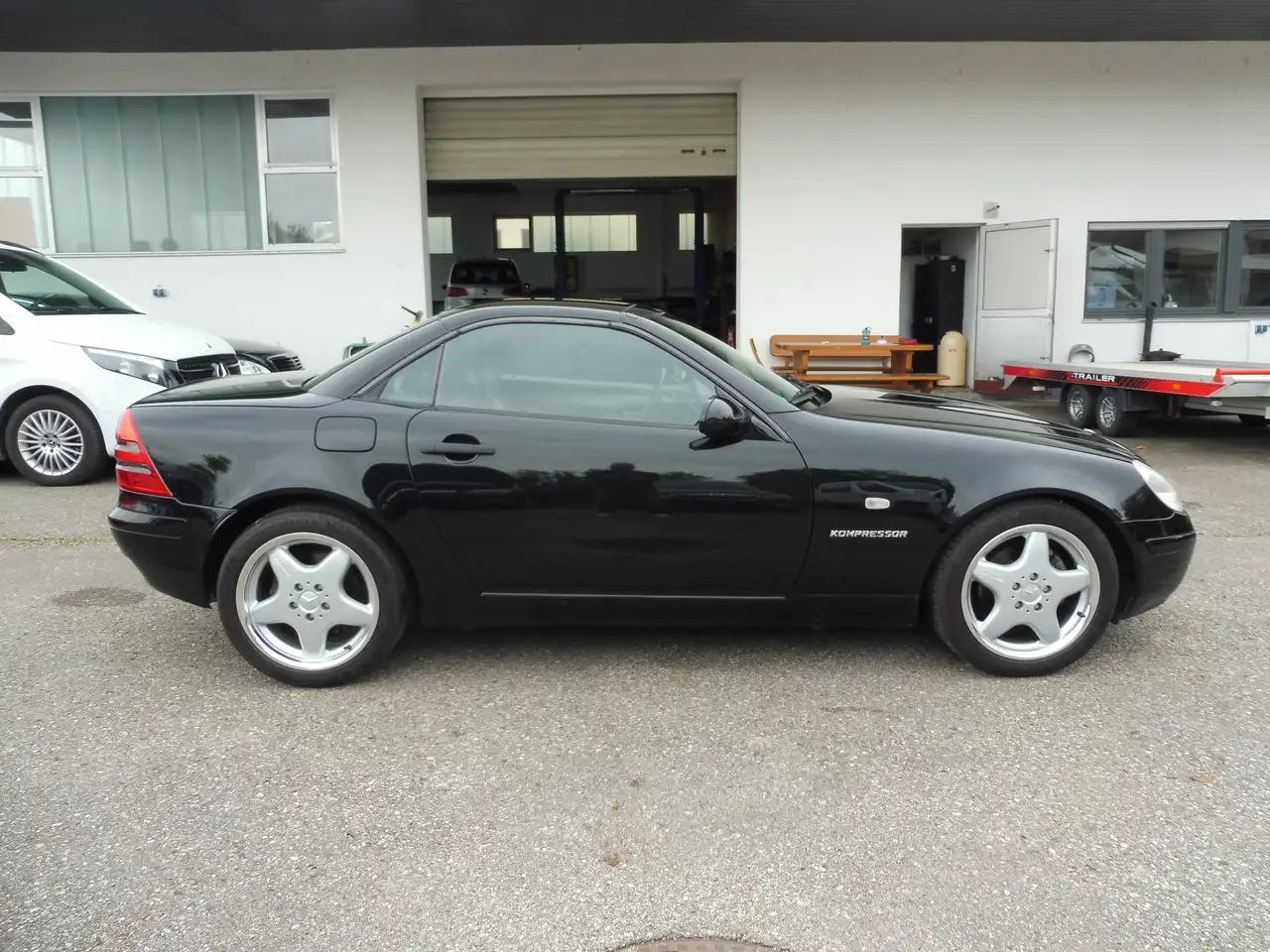 Mercedes-Benz SLK 230