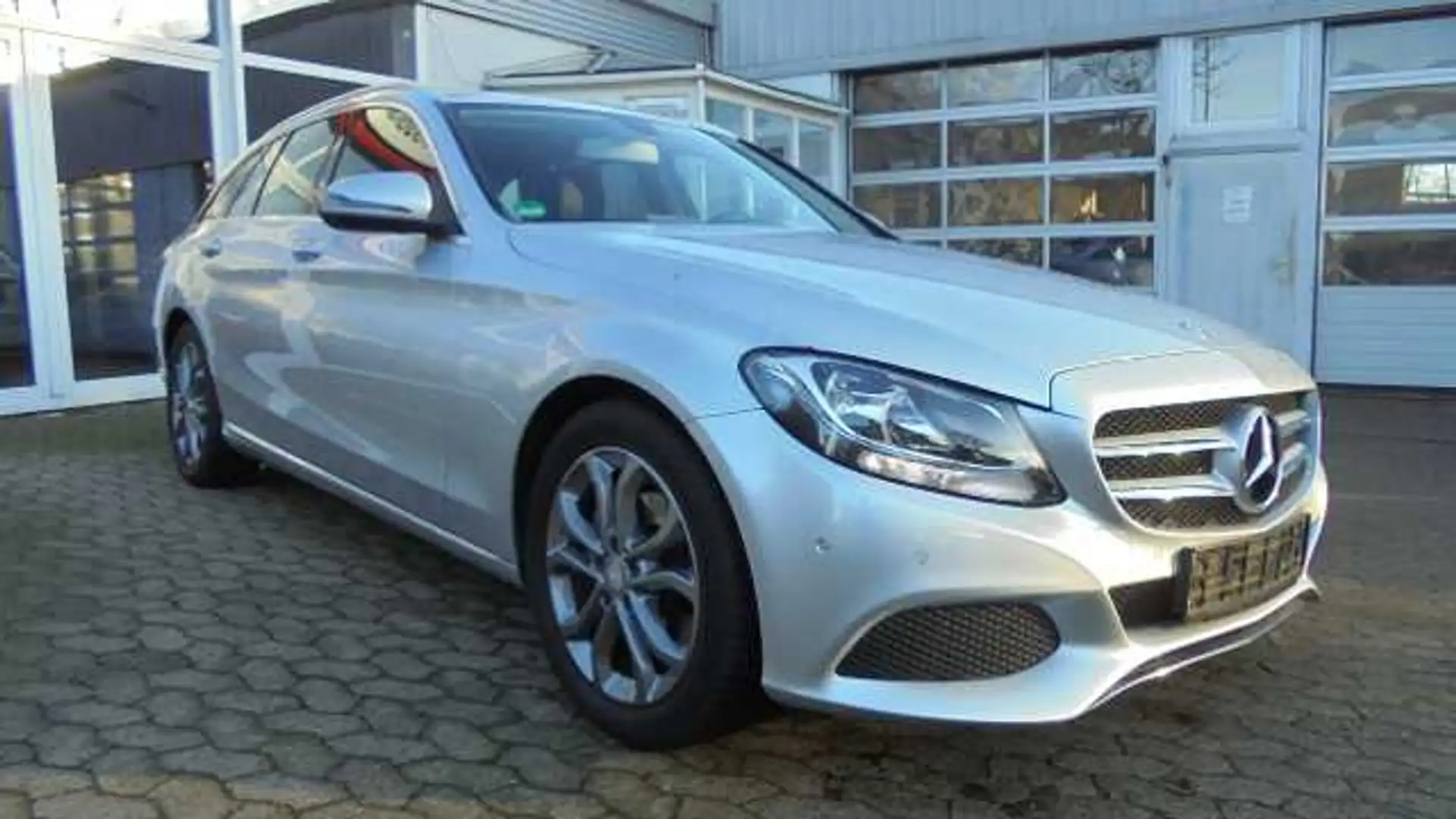 Mercedes-Benz C 180 T-Avantgarde Autom. Plateado - 1