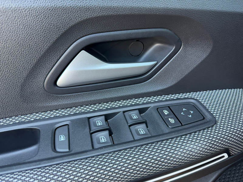 Dacia Jogger 1.6 Hybrid 140 Extreme 7p. — photo 19