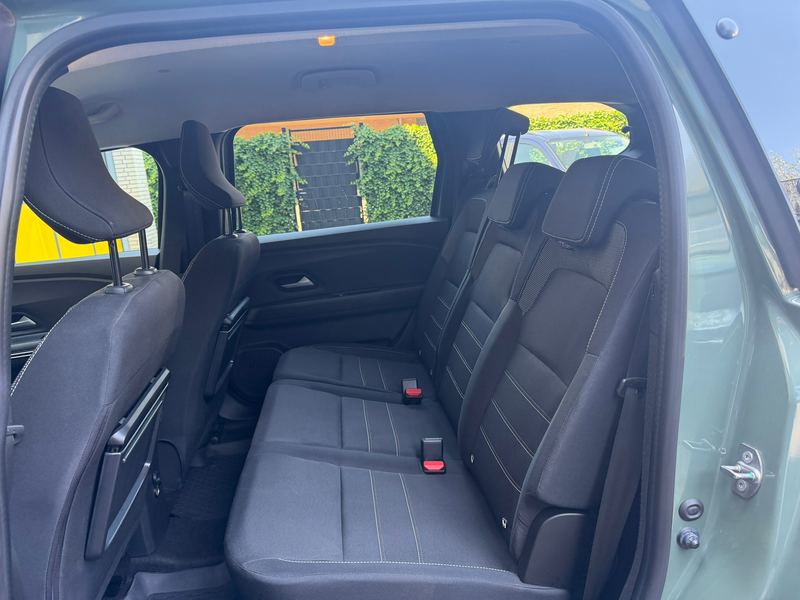 Dacia Jogger 1.6 Hybrid 140 Extreme 7p. — photo 24