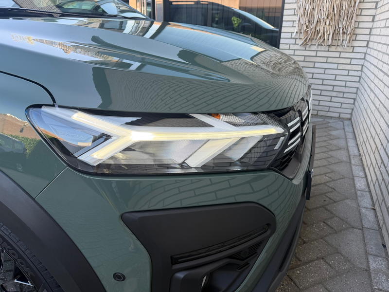 Dacia Jogger 1.6 Hybrid 140 Extreme 7p. — photo 31